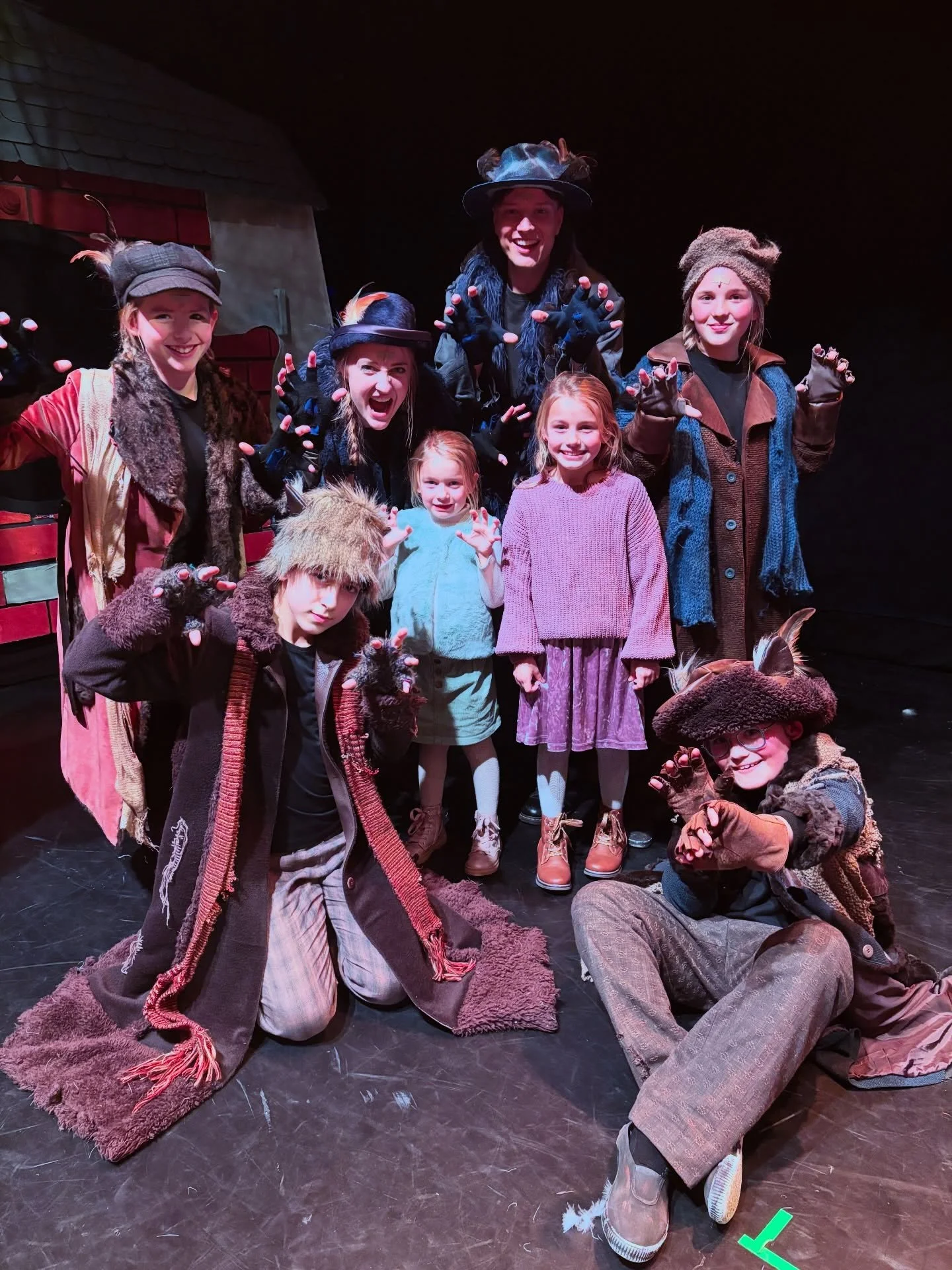 Dolfje Weerwolfje, de musical 🎶
Want iedereen is anders, en dat is helemaal ok&eacute; 🖤

Genoten van de voorstelling van @arte_del_nino en @artedelsueno 🐺 Eerste musical voor de kids en zeker voor herhaling vatbaar 😍