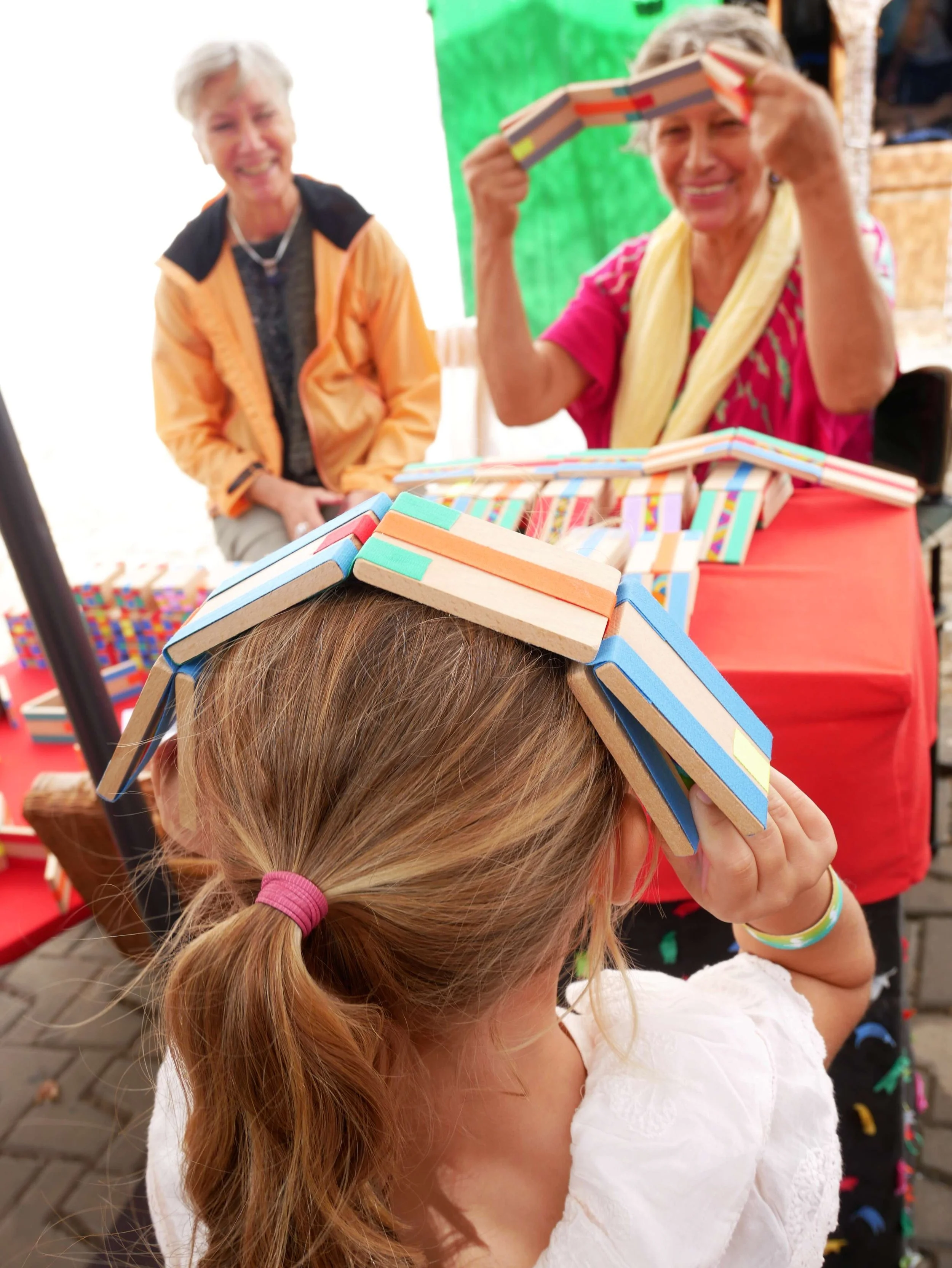 Kraampjes van de hippiemarkt in San Juan, Ibiza