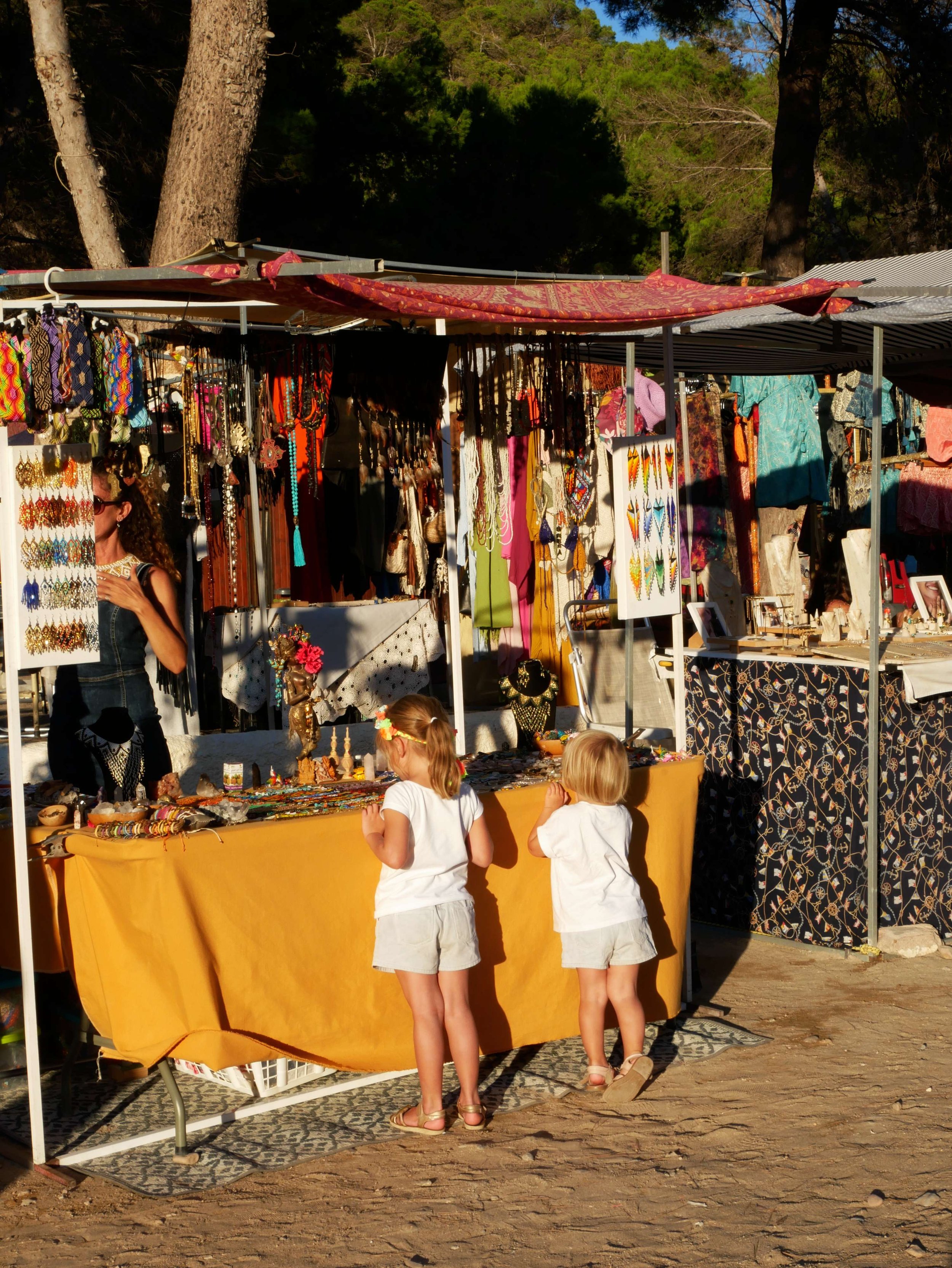 Kraampjes bij Cala Benirràs, Ibiza