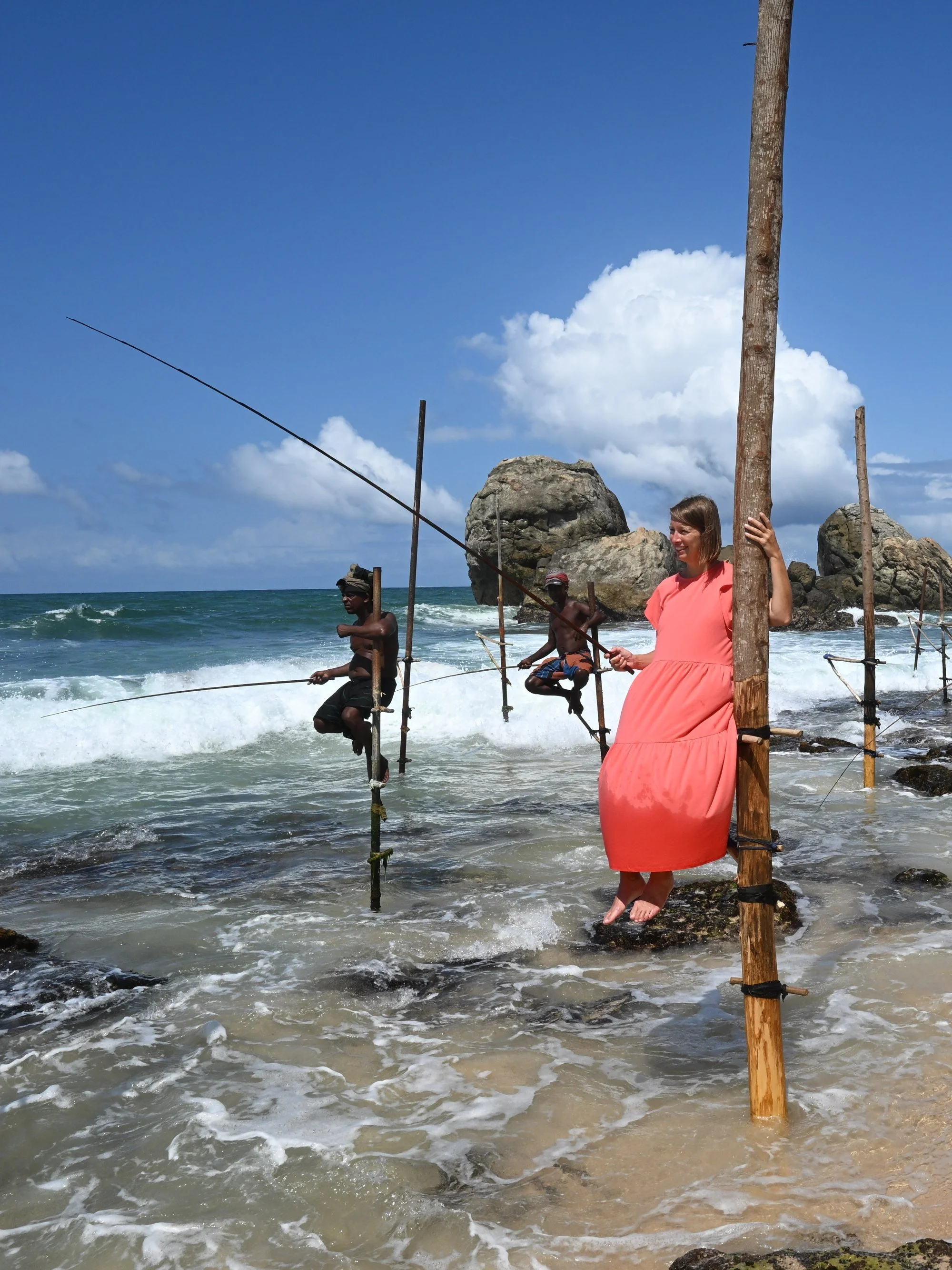 Traditionele paalvisser voor de kust van Sri Lanka