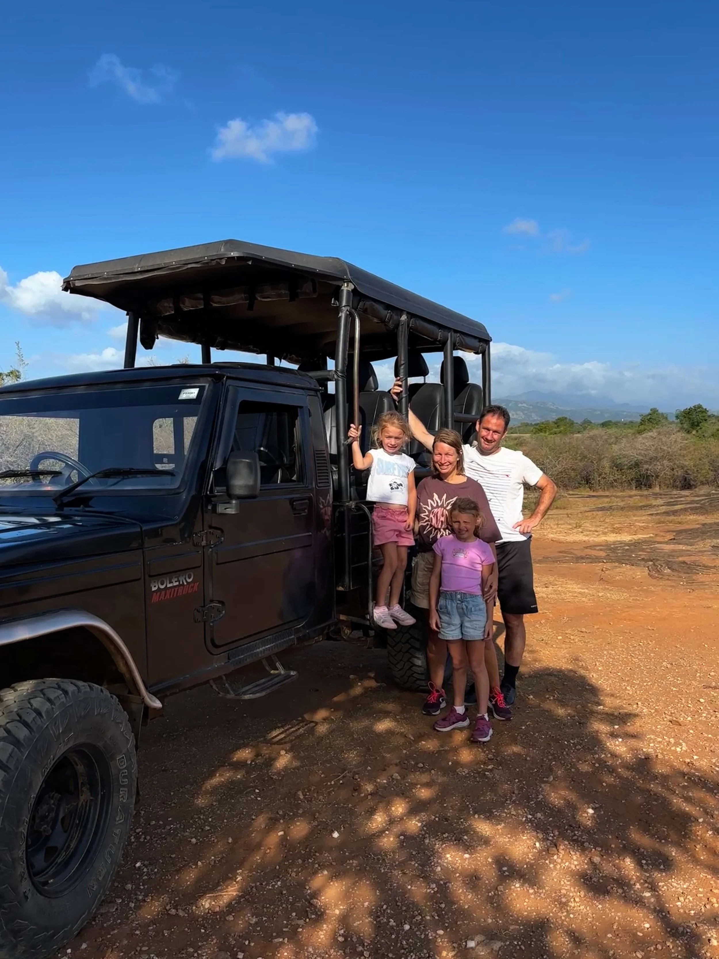 Jeepsafari in het Udawalawe National Park, Sri Lanka 