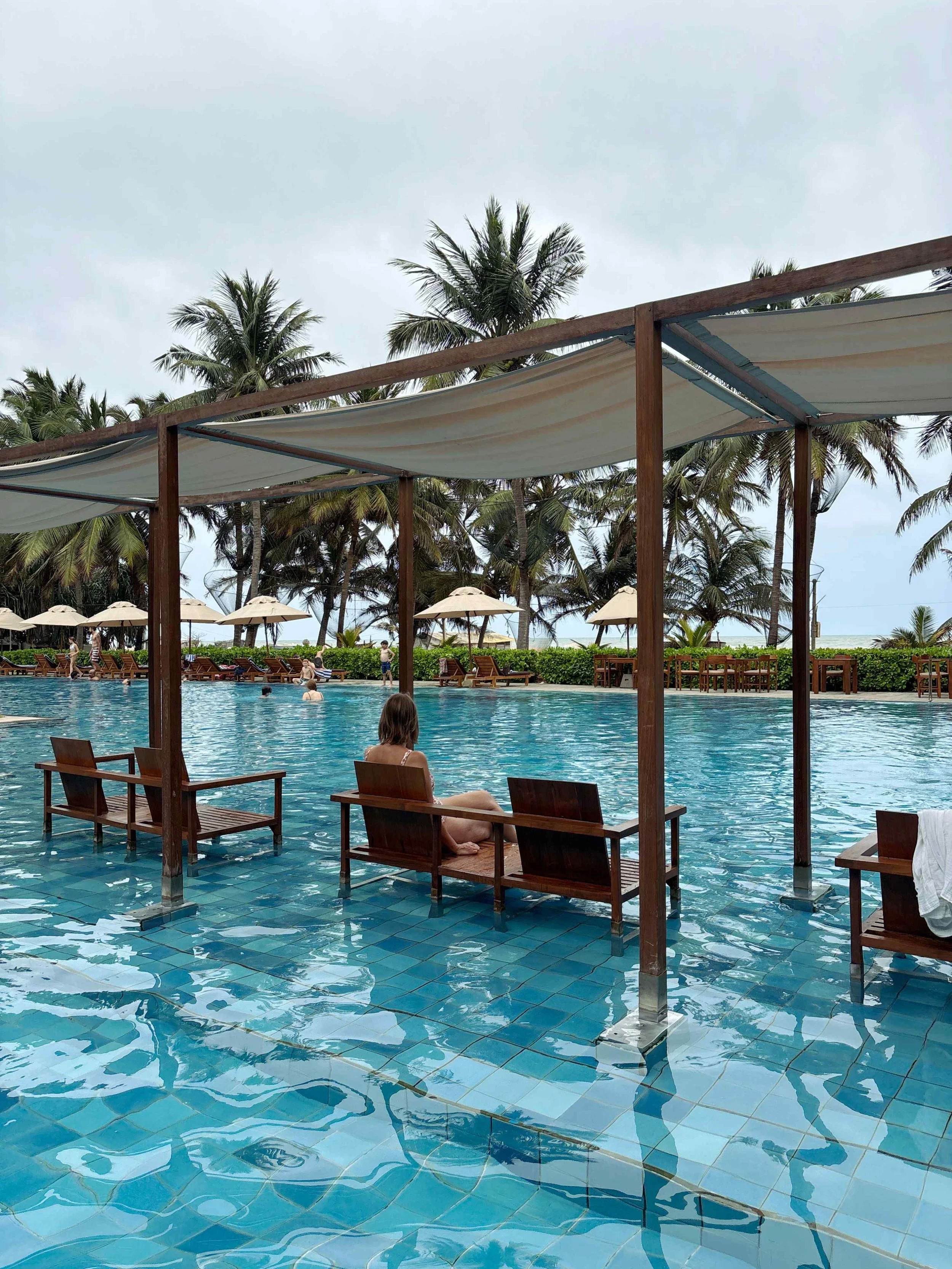 Zwembad van de accommodatie in Negombo