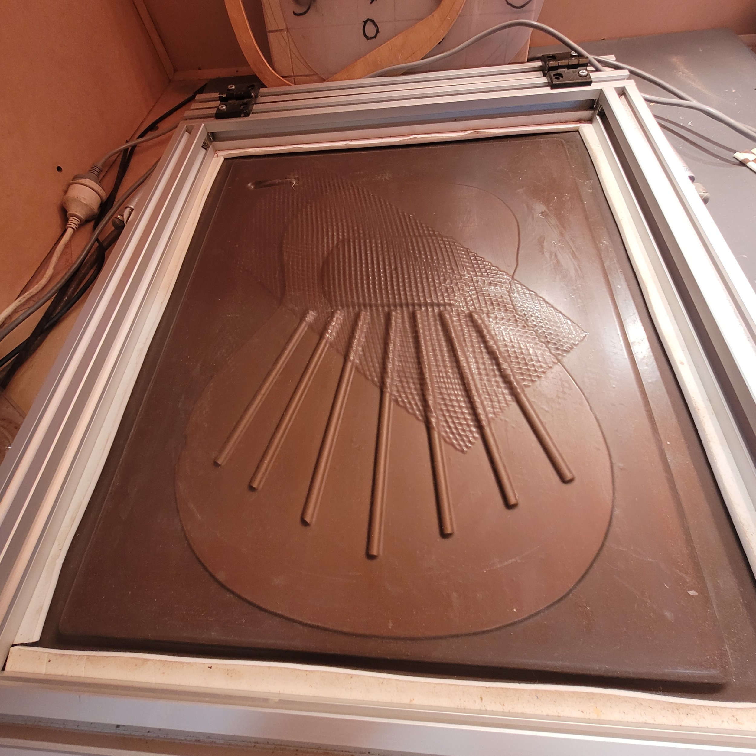 Vacuum clamping fan struts