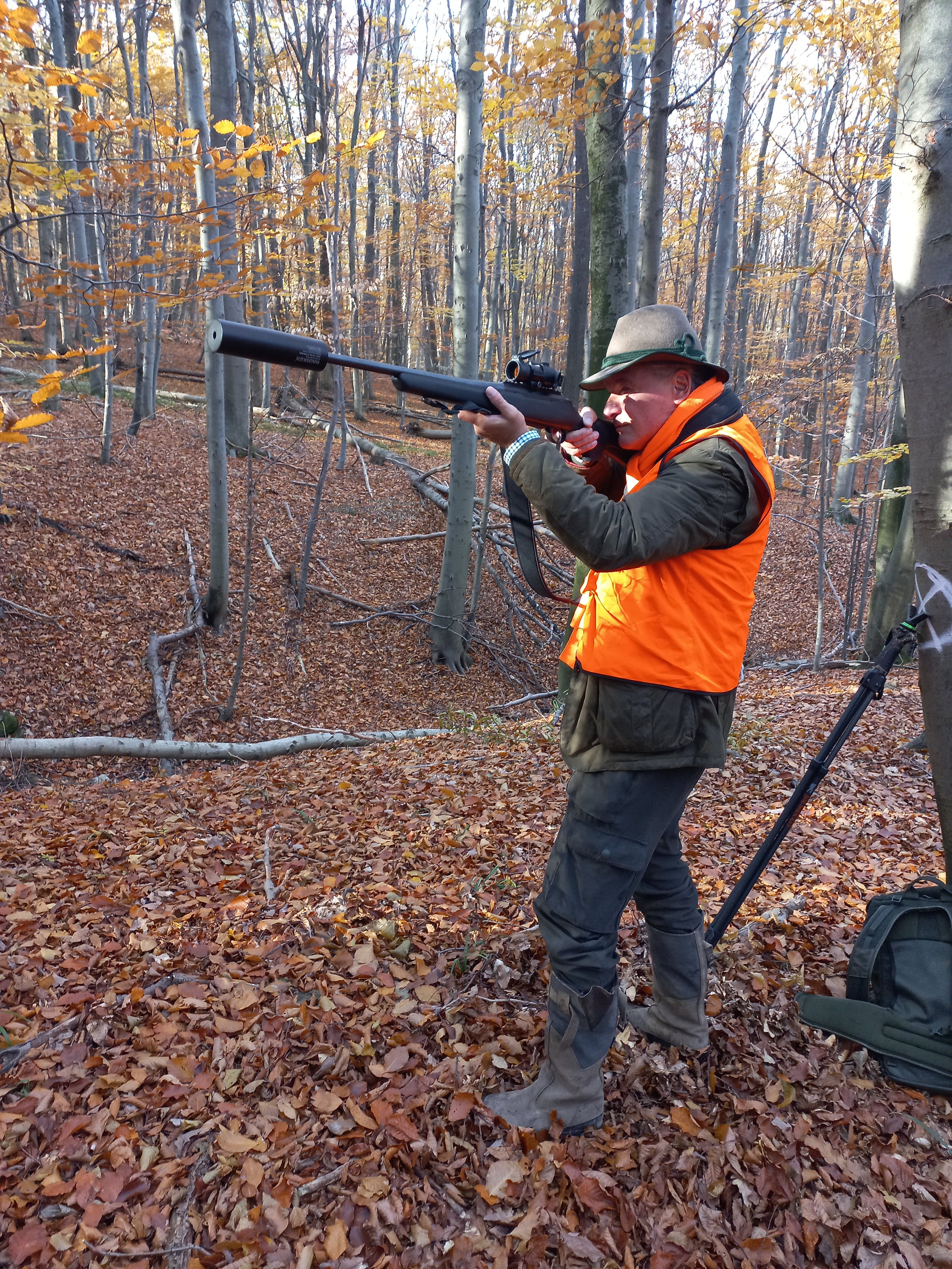 Es flüstert still der Jäger…