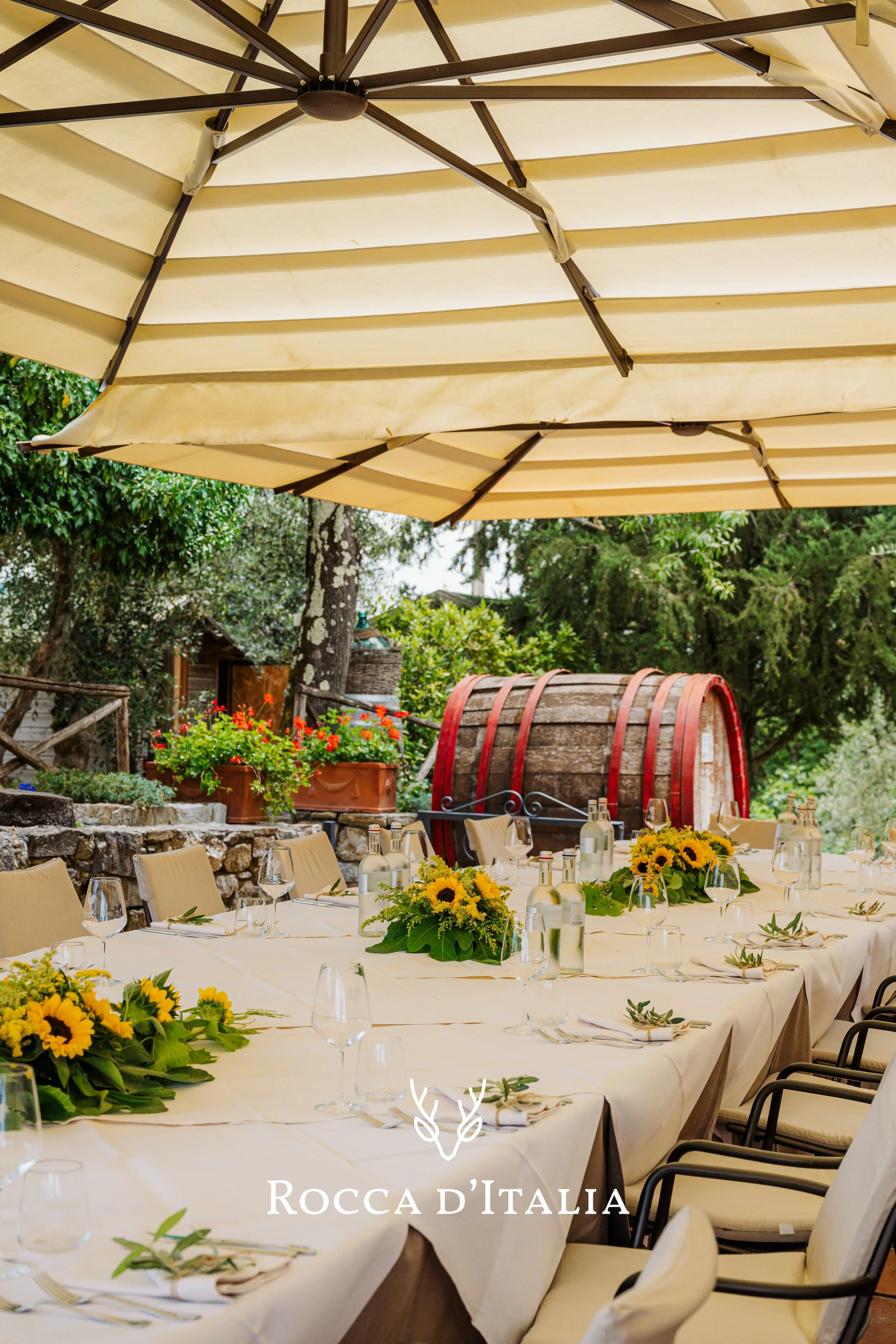 Rocca d'Italia - tavola apparecchiata.jpg