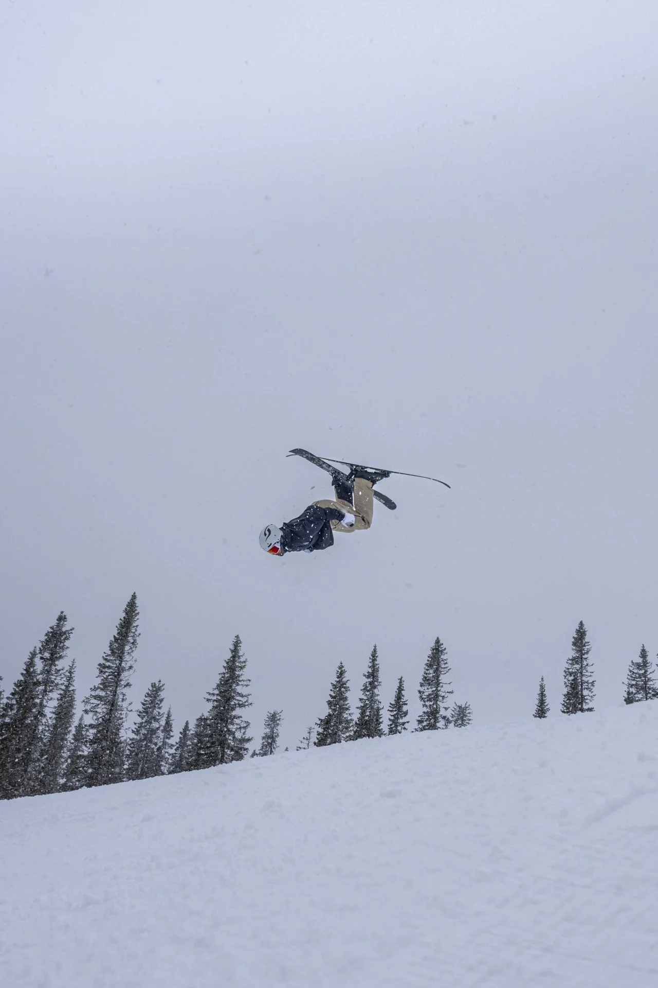 ski-snowboardBrodie Sollid110.JPG