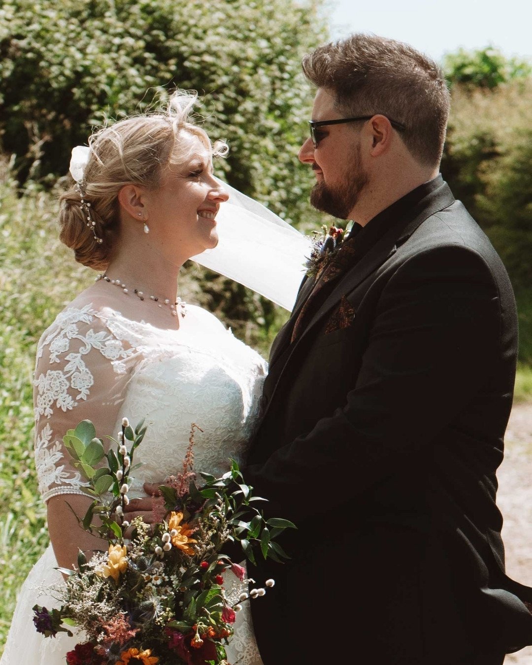 Let&rsquo;s talk about awkwardness.⁠
⁠
It usually shows up in one of two ways:⁠
⁠
&ldquo;We don&rsquo;t like having our photo taken.&rdquo;⁠
⁠
&ldquo;We don&rsquo;t know what to do.&rdquo;⁠
⁠
That&rsquo;s normal.⁠
⁠
Documentary wedding photography is