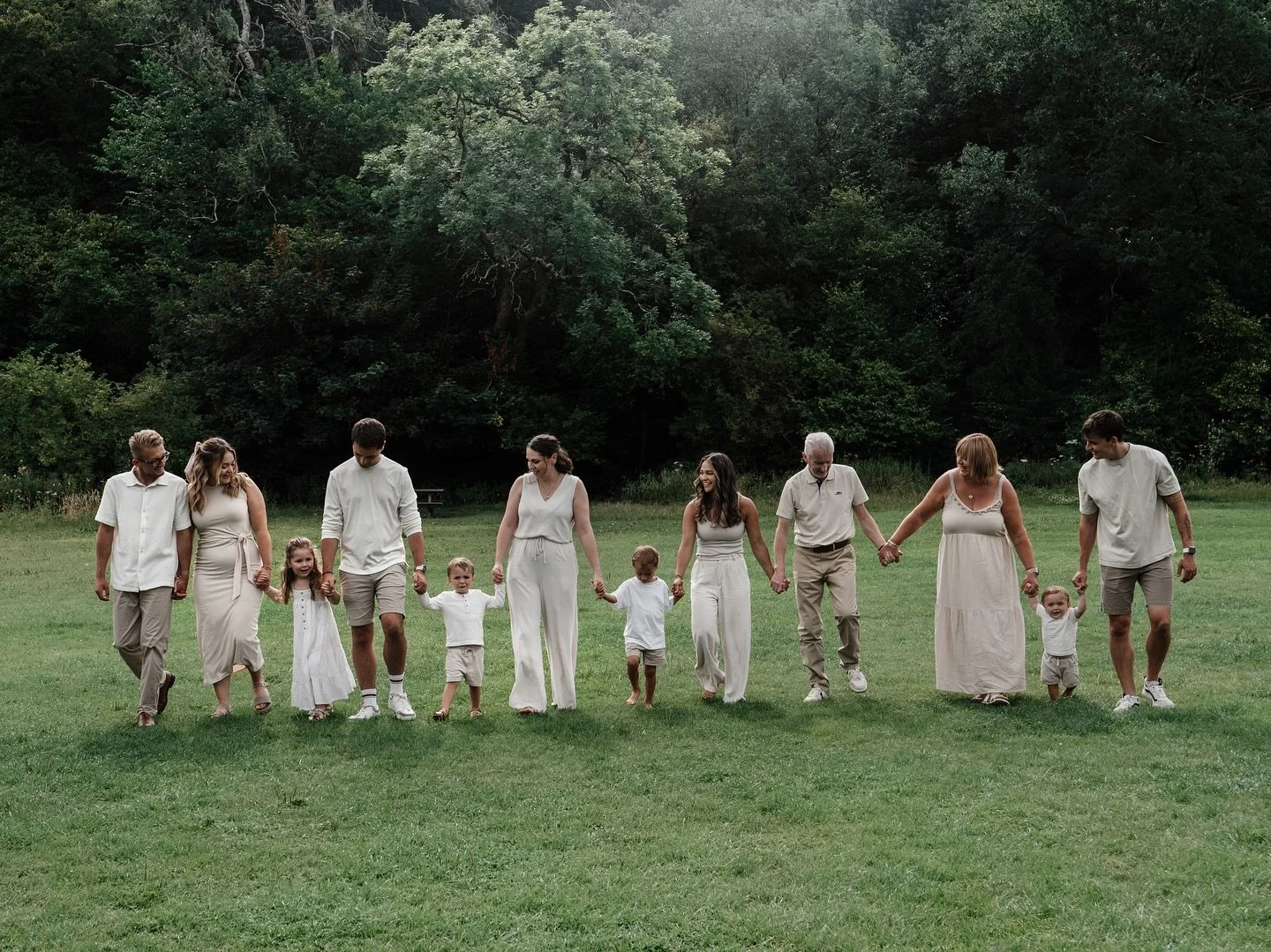There&rsquo;s something so special about photographing families all together. The little ones running about, the grown-ups laughing, and those quiet hand-holding moments in between.

This lovely bunch were such a joy to capture, and I love how these 