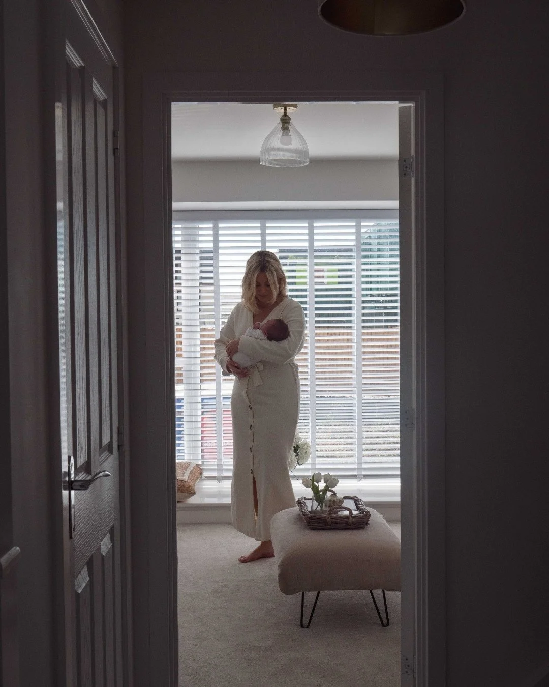 You don&rsquo;t have to feel confident to be photographed.⁠
⁠
You don&rsquo;t have to feel ready.⁠
⁠
Most of the mums I photograph tell me they feel tired. Not quite themselves. Still adjusting.⁠
⁠
And yet.⁠
⁠
When I step back and let the moment sett