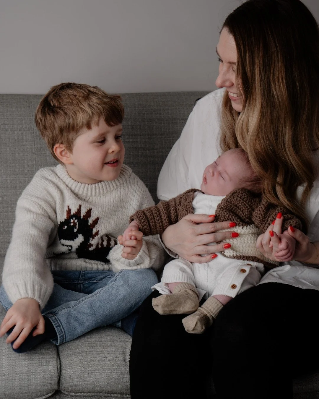 Before booking, most parents worry about the same things.⁠
⁠
&ldquo;What if the baby cries?&rdquo;⁠
&ldquo;What if my toddler won&rsquo;t sit still?&rdquo;⁠
&ldquo;I look exhausted.&rdquo;⁠
⁠
Babies cry.⁠
Toddlers move.⁠
Parents are tired.⁠
⁠
That&rs