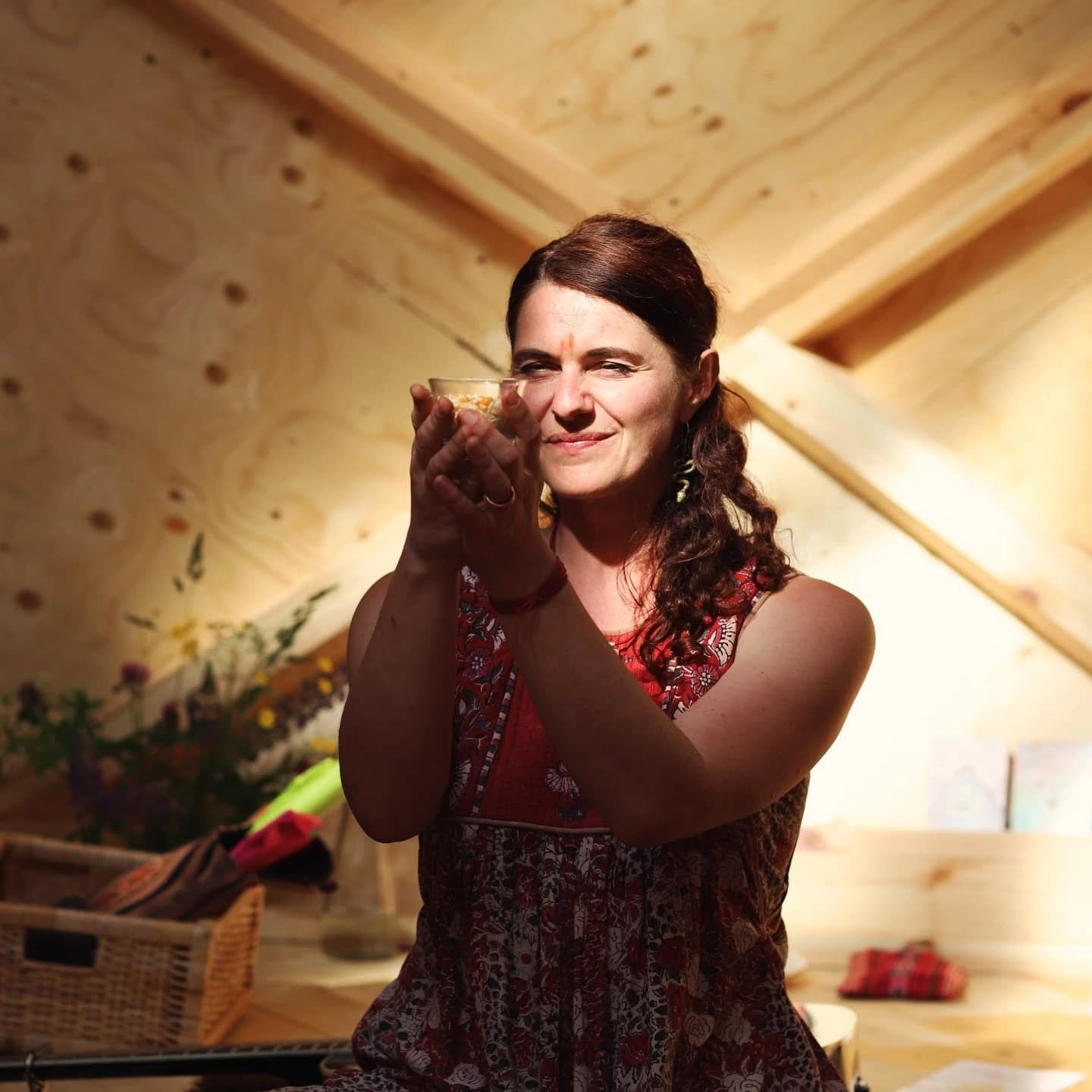 Summer Solstice Despacho Ceremony🦅✨️

As passed on to me by the Q'uero lineage, an Earth honouring way to return to the right relationship with Life.

To invoke gratitude for all that life keeps on giving, that so often goes unnoticed or taken for g