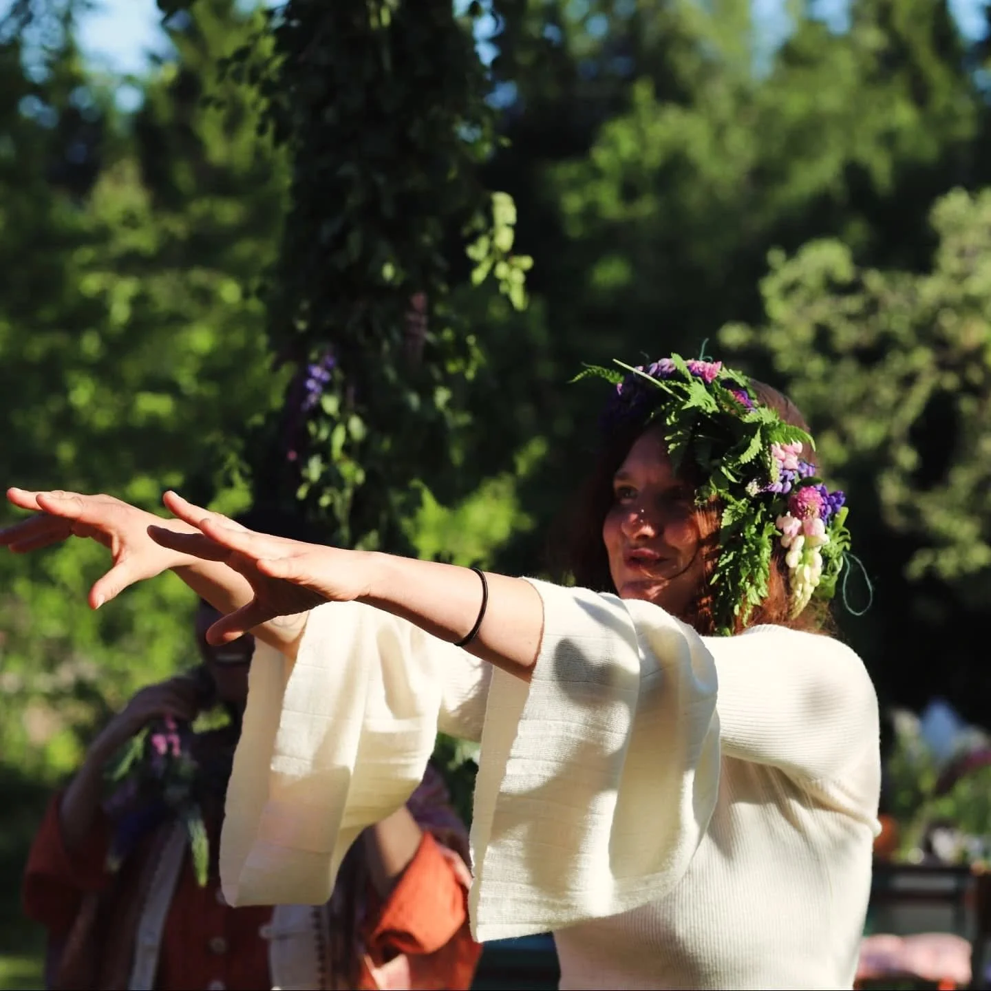 Capturing Joy.

Sharing Joy.

Co-weaving Joy.

Memoirs of ✨️Elevate Summer Solstice Immersion 2025 ✨️ @thenettlefarm

Celebrating Life and Remembering together ❤️

#summersolsticeretreat #hereforthis #endlesspossibililities #soultribe