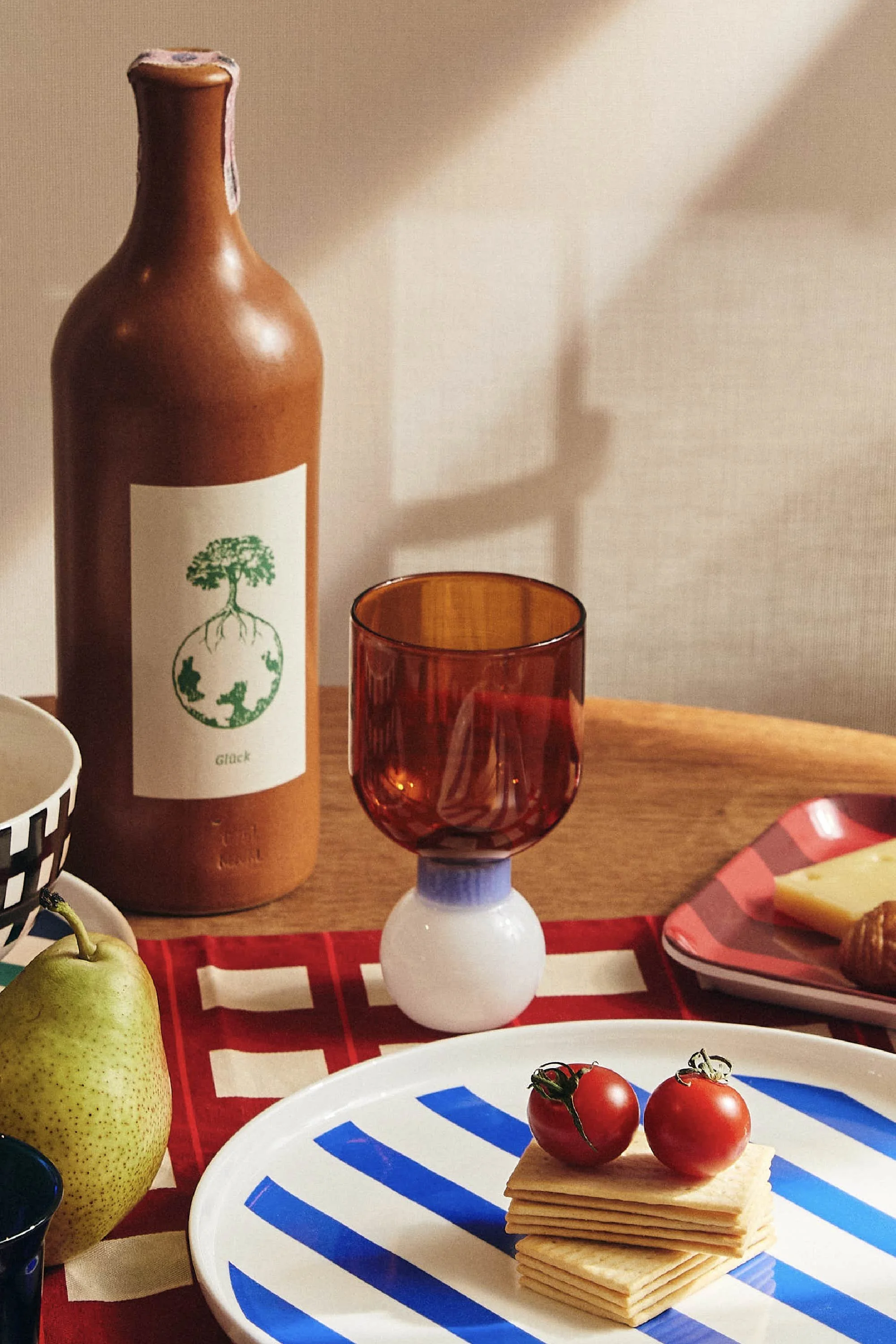 Wine glass - AMBER.jpg