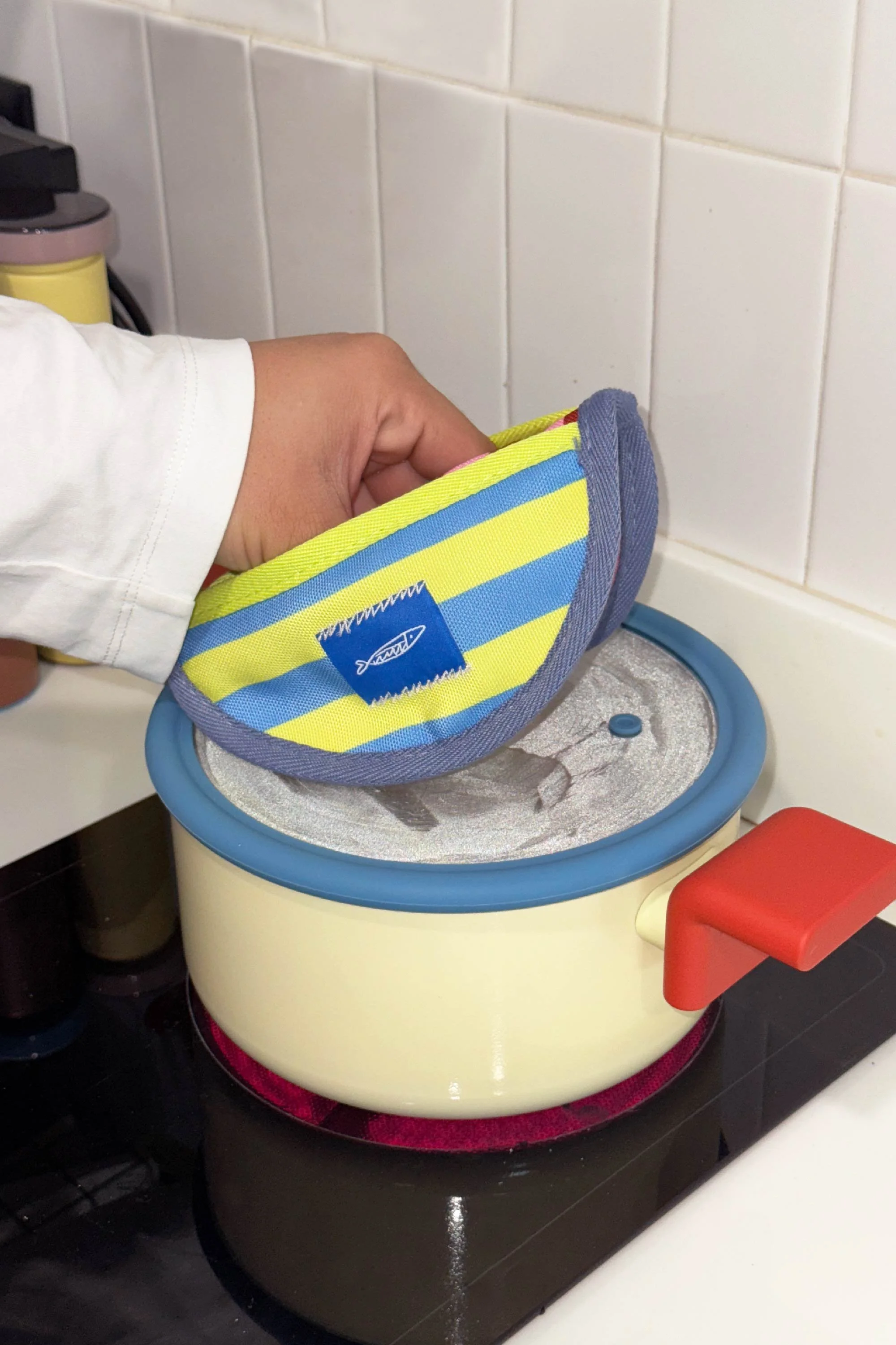 Pot holder - MOCHI.jpg