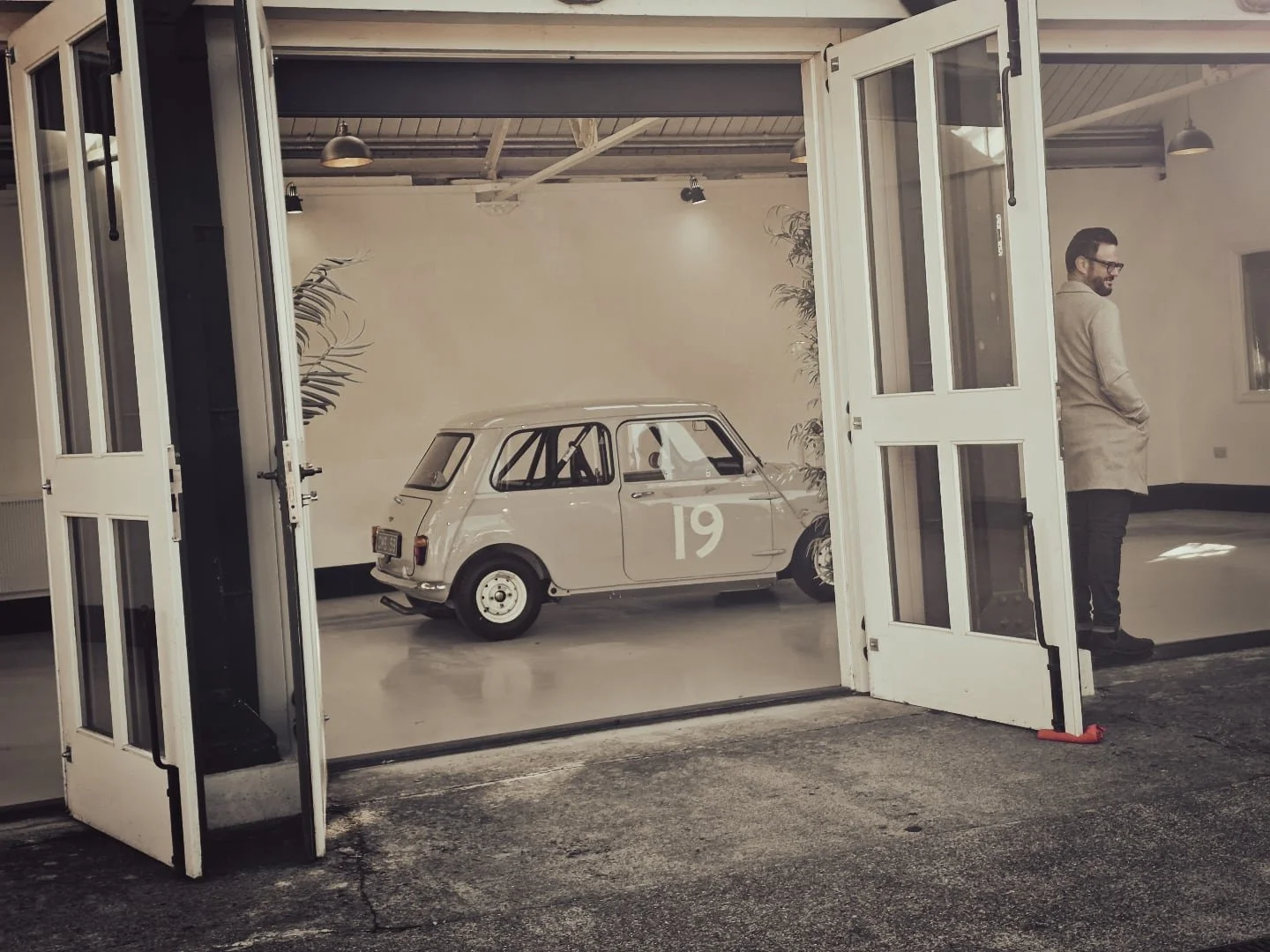 At the Bicester Scramble having a nosey 👀

-------------
www.drawnbymatt.co.uk
DrawnByMatt.redbubble.com
-------------
Support Small Businesses

#carshow #bicester #bicesterscramble #carsofınstagram