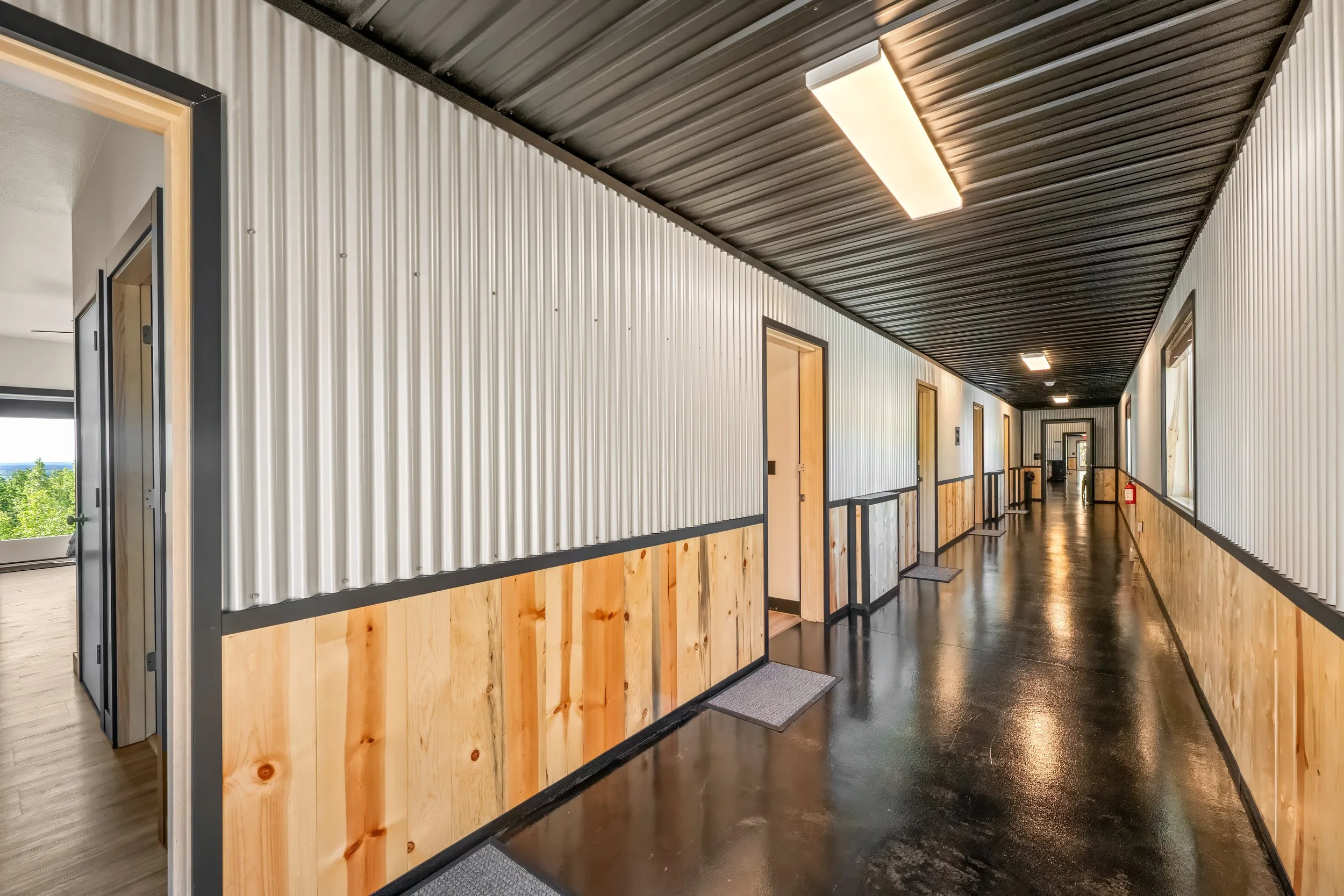 The Orion - Hallway.JPG