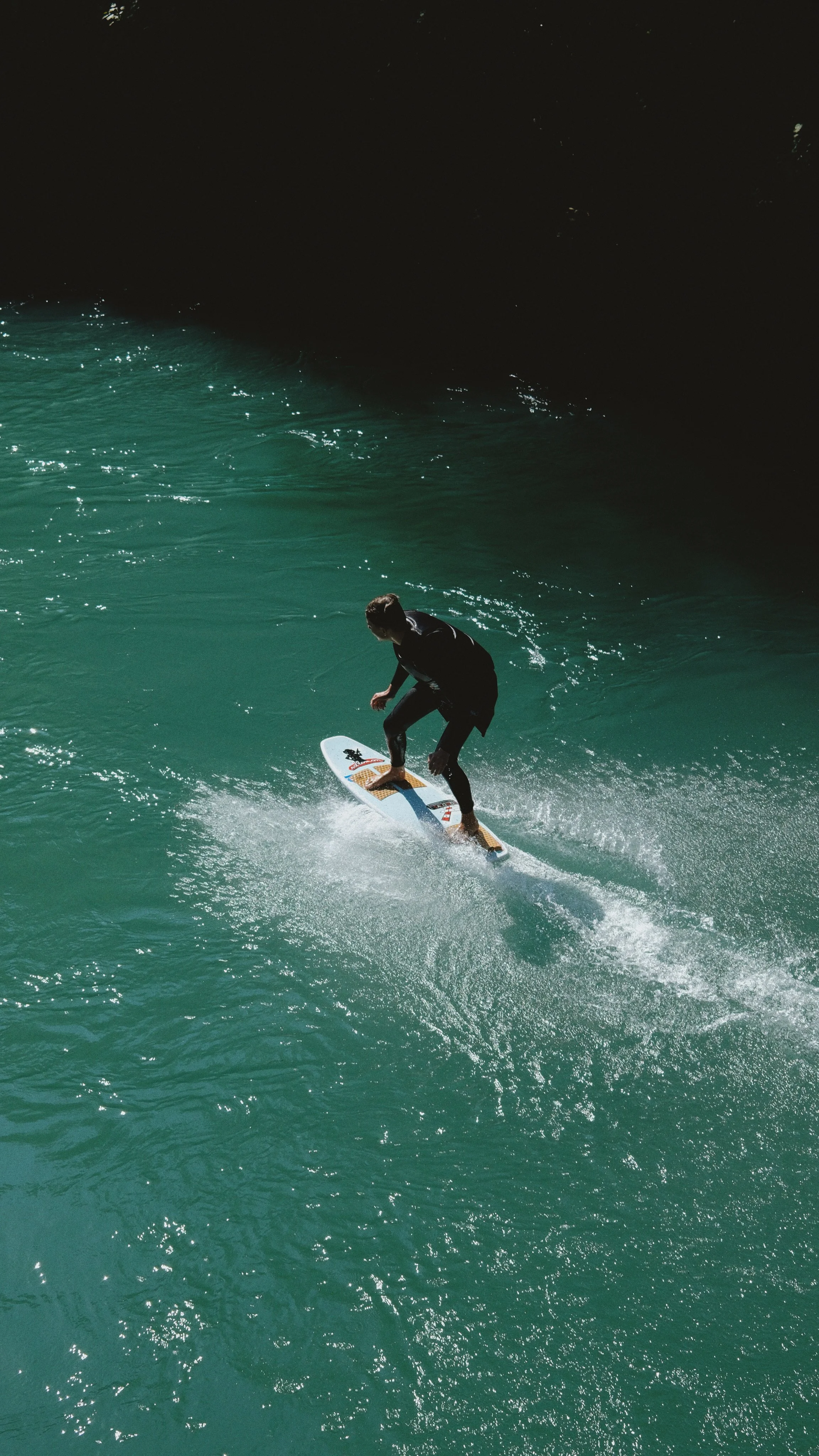 Aare surfing