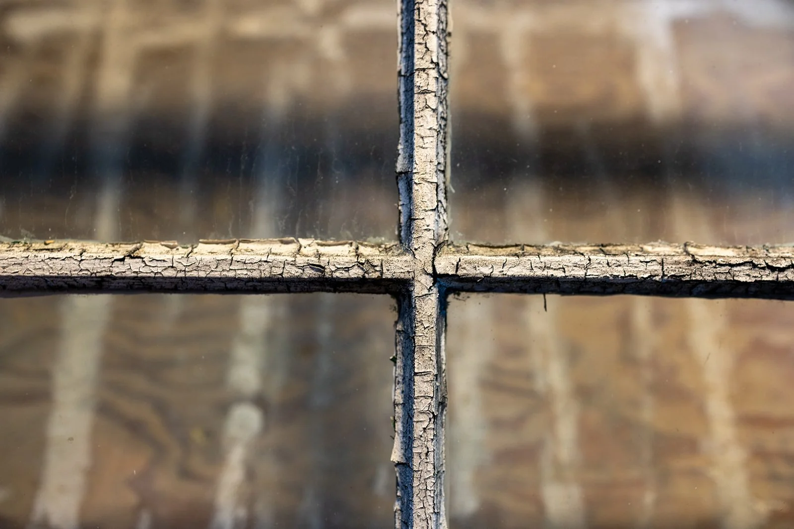 Luxury historic window restoration for owners who value authenticity over replacement. We preserve original wood windows, enhance performance, and honor historic homes across the North, with work featured at the Burnham Tavern.