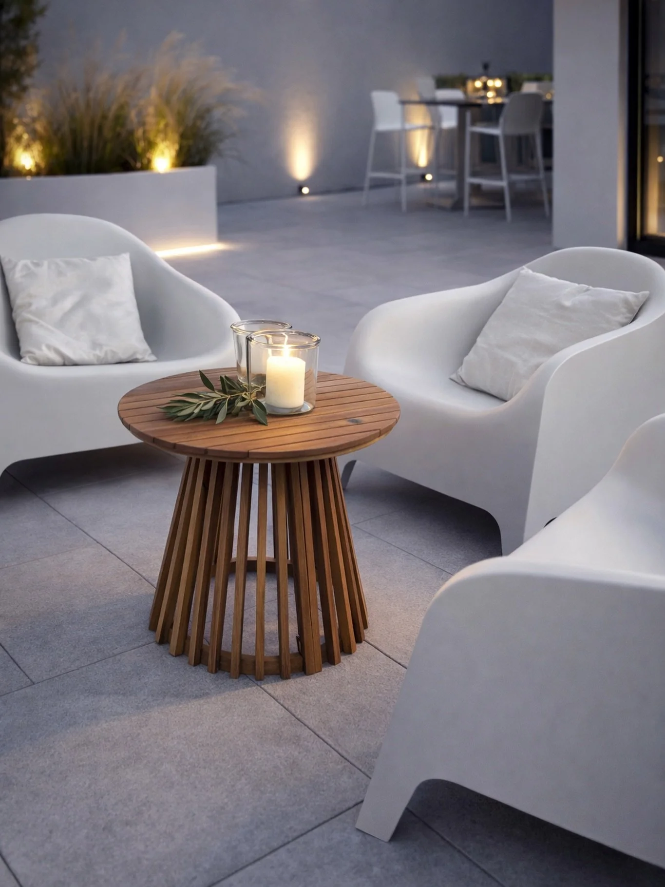 Loungesessel & Beistelltische