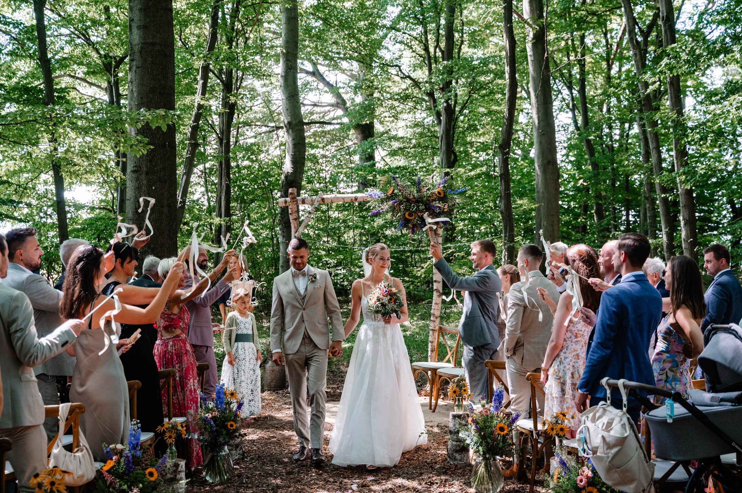 Eine Hochzeit mitten im Wald