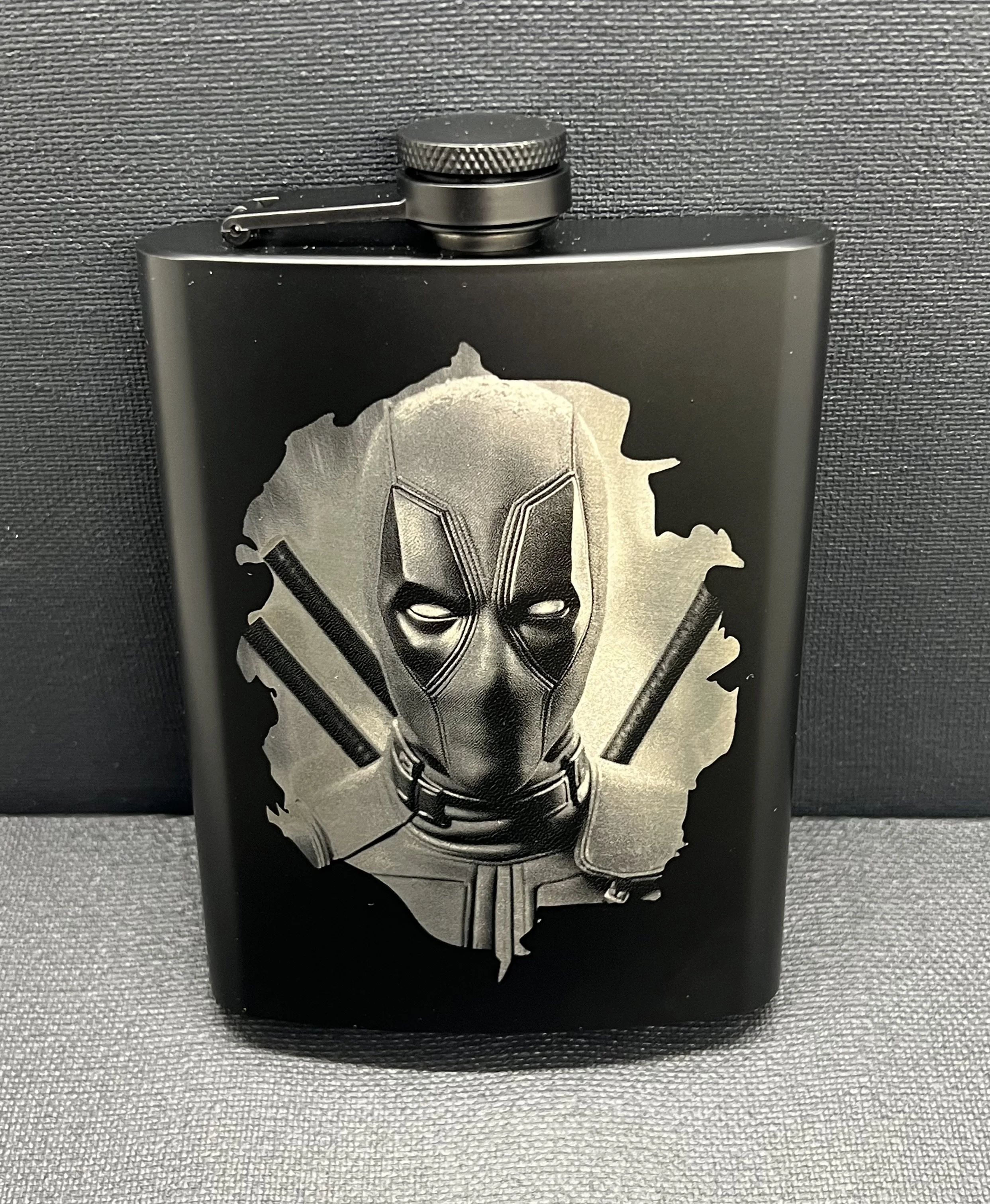 Stainless Steel Hip Flask – Deadpool Theme
