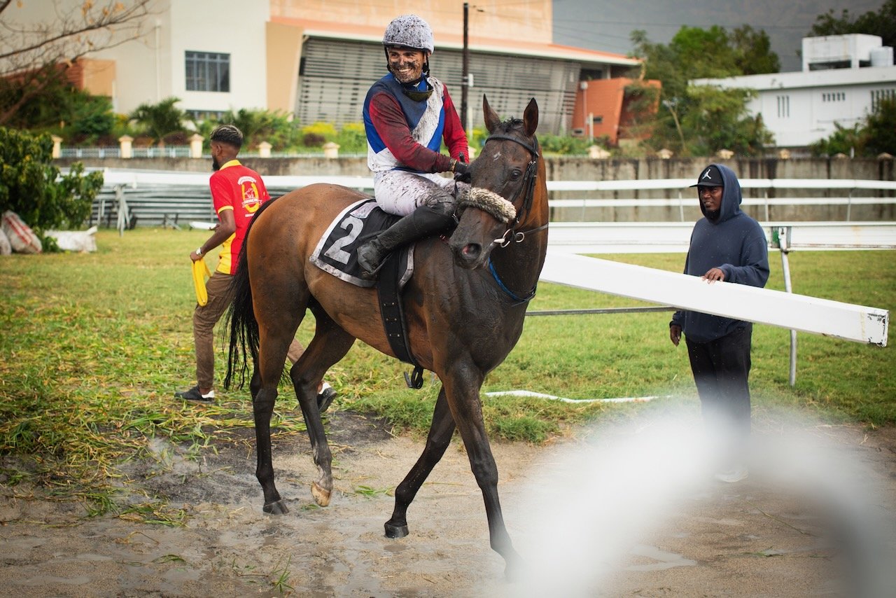 champs du mars Racecourse - 11 of 14.jpeg