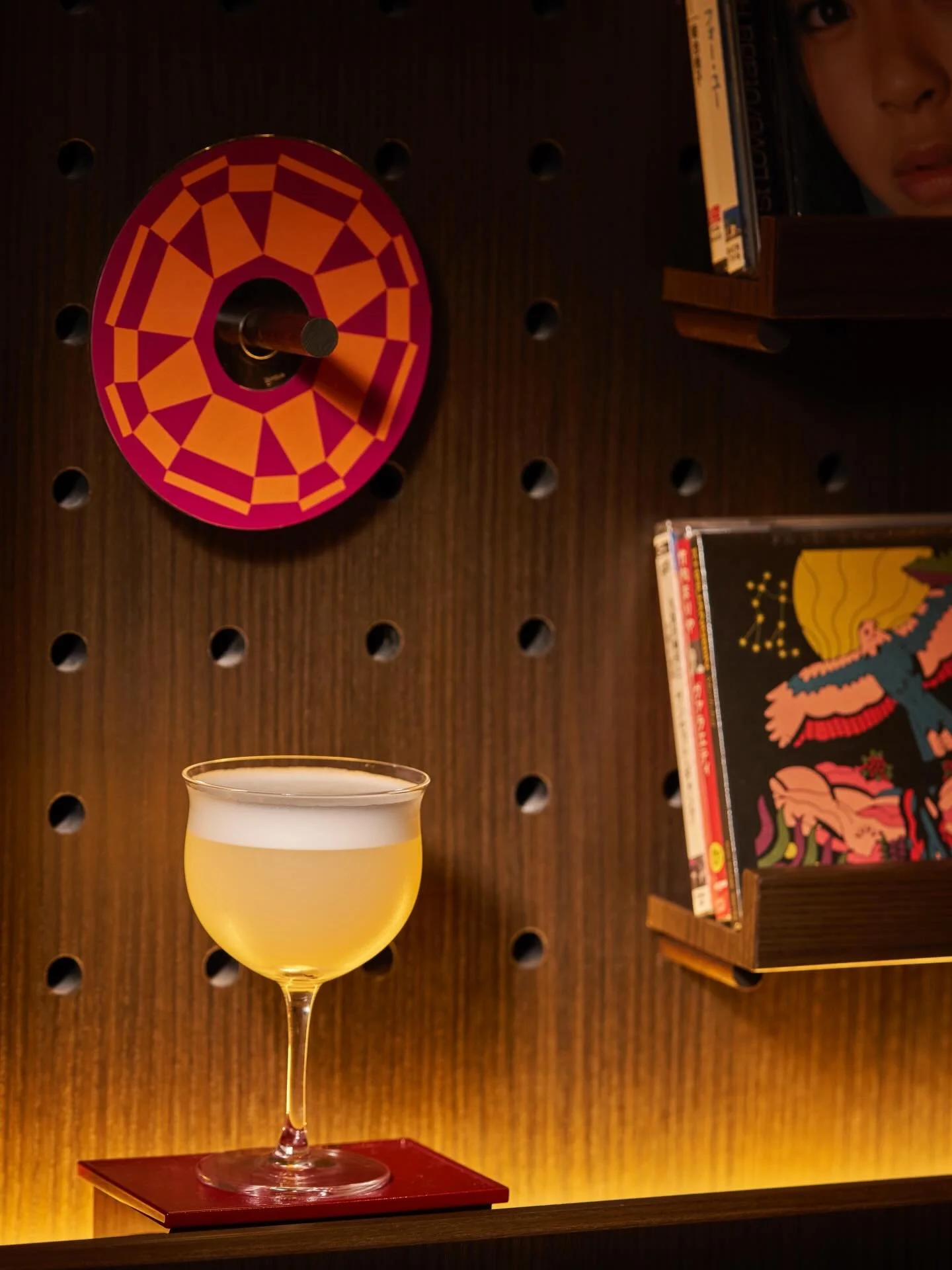 𝗬𝗨𝗭𝗨 𝗪𝗛𝗜𝗦𝗞𝗬 𝗦𝗢𝗨𝗥

With a delicate palate, this cocktail opens with the soft floral notes of Hibiki Harmony Whisky, lifted by the bright, refreshing aroma of yuzu. Smooth, balanced, and easy to enjoy.

Sip on this while listening to your