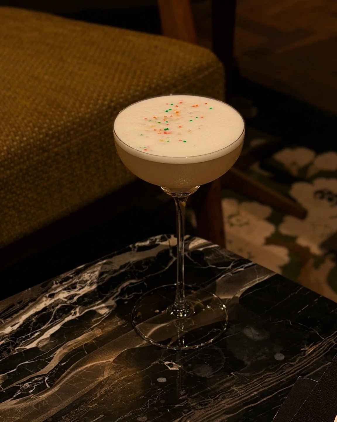 𝗦𝗘𝗔𝗦𝗢𝗡𝗦 𝗜𝗡 𝗠𝗢𝗧𝗜𝗢𝗡

In March, we embrace spring with the micro seasons of Earth Awakens (啓蟄) and Spring Equinox (春分) on our seasonal menu.

𝗦𝗔𝗞𝗨𝗥𝗔 𝗚𝗜𝗡 𝗦𝗢𝗨𝗥 captures the first bloom, blending Roku Sakura Gin with elderflower