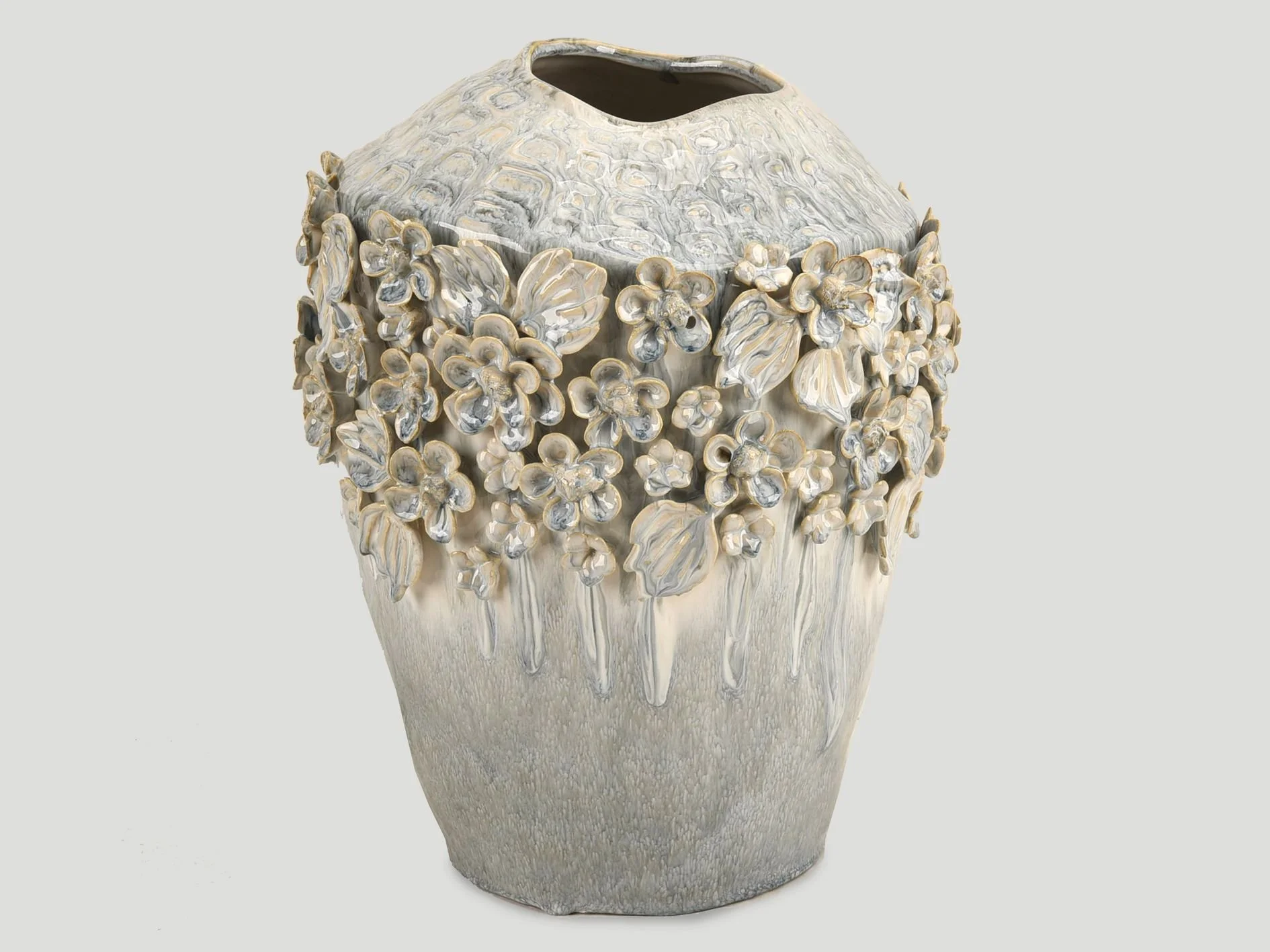 Keramik-Vase mit floralen Ornamenten