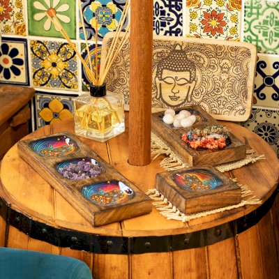 wi.jpgEnamelled Mango Tray Set - Hamsa Image 5.jpg