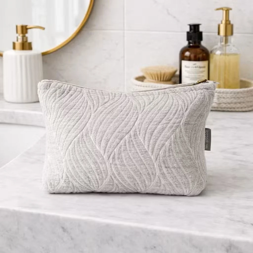 Nomad Sari Indian Jacquard Toiletry Bag - Moonlit Weave 2.jpg