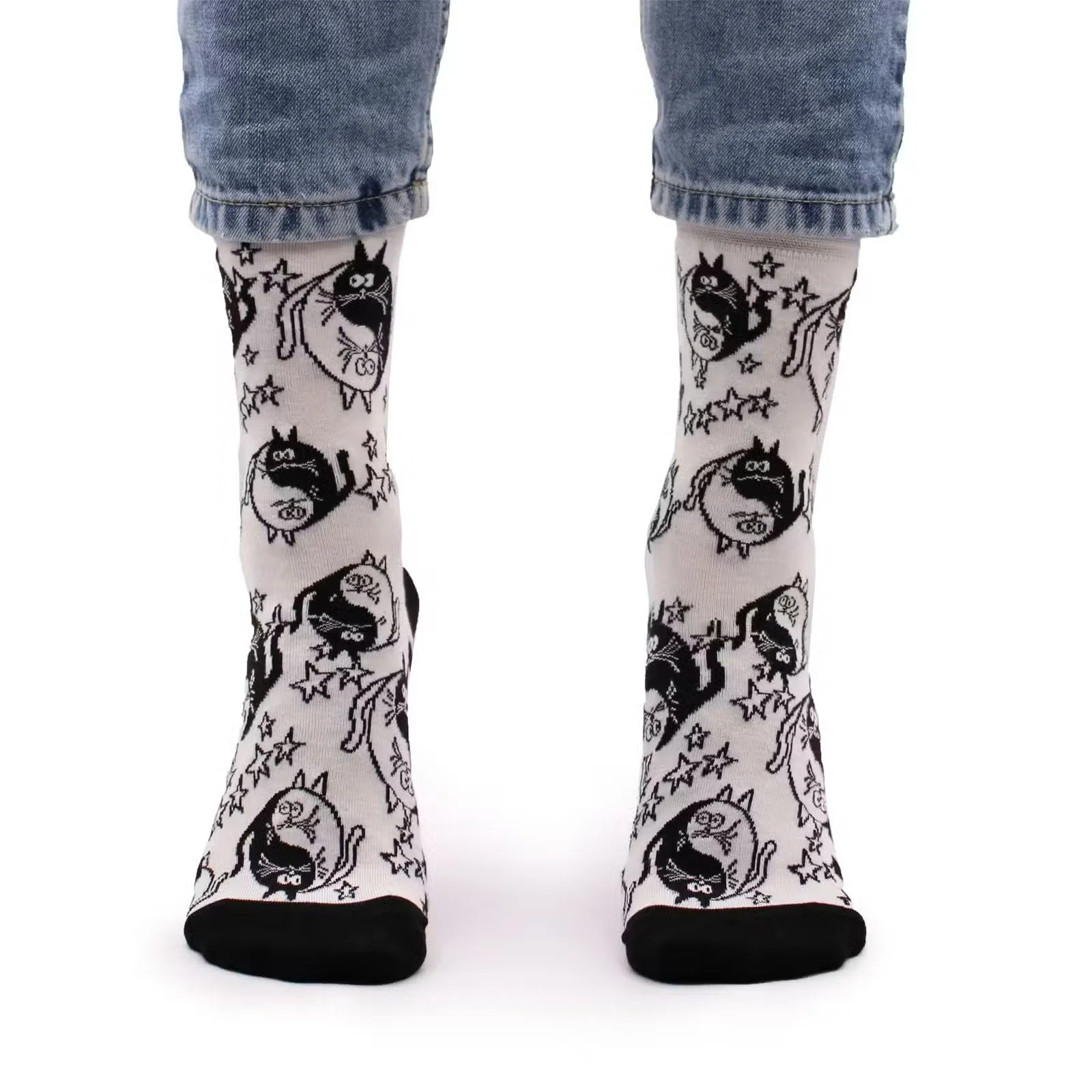Hop Hare Bamboo Socks SM - Ying Yang 2.jpg