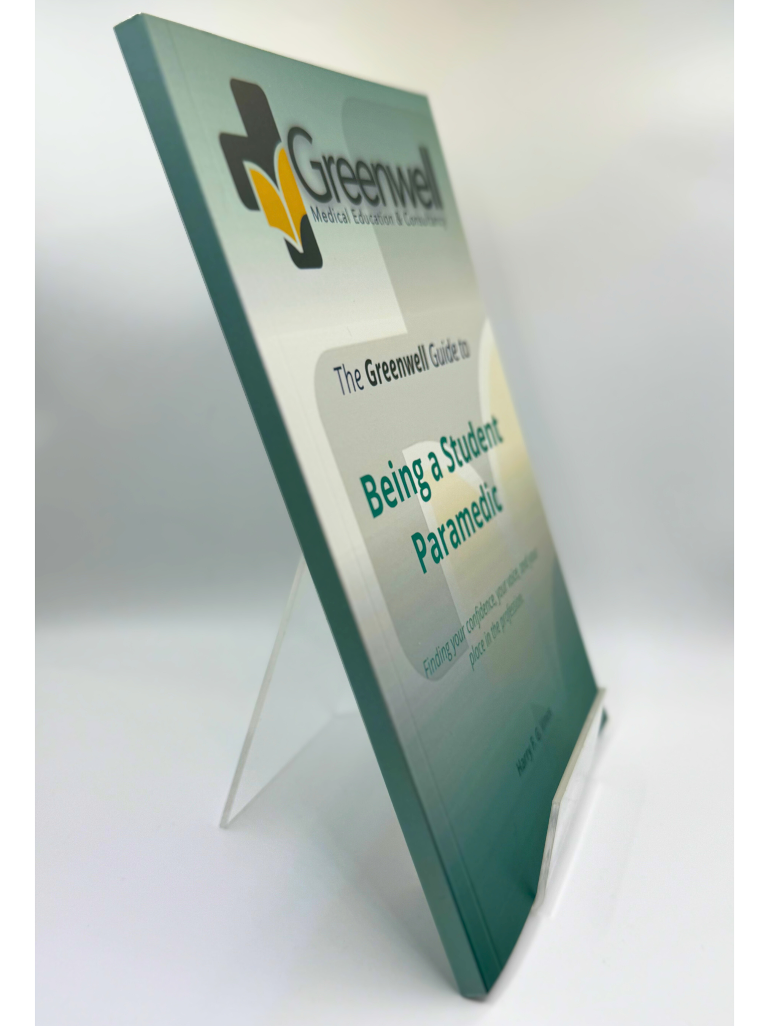 Greenwell Guide to Being a Student Paramedic Cover - sideview