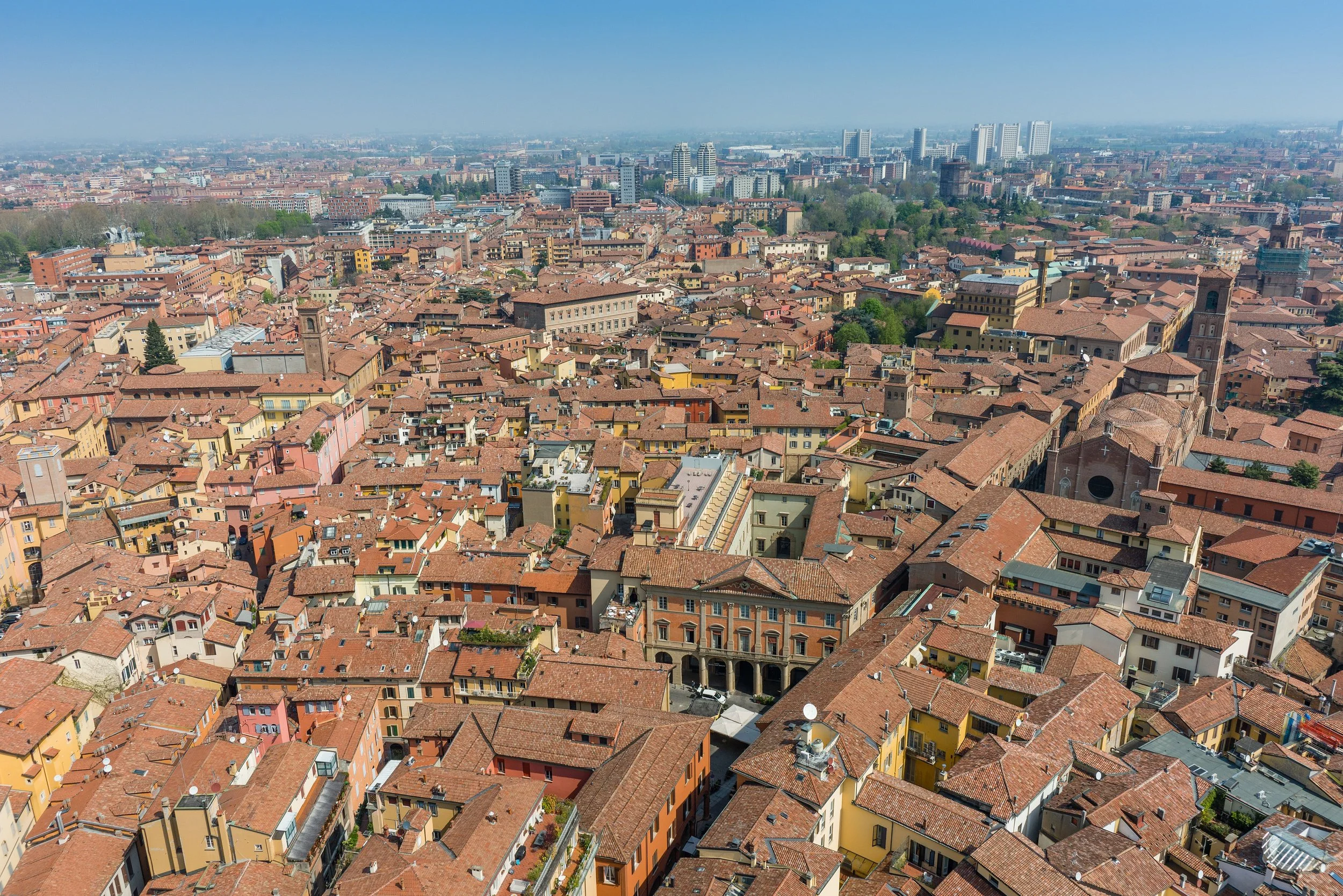 Isole di calore urbane: quando la città trattiene il caldo