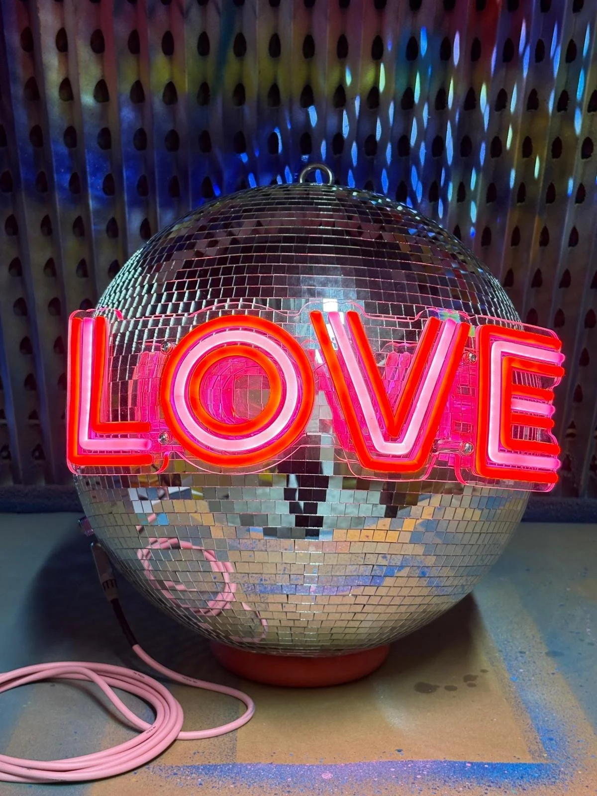 bauhaus-love-boogielight-neon-disco.JPG
