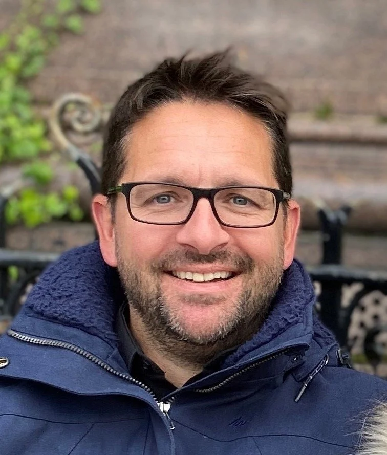 Profile pic - colour.jpg