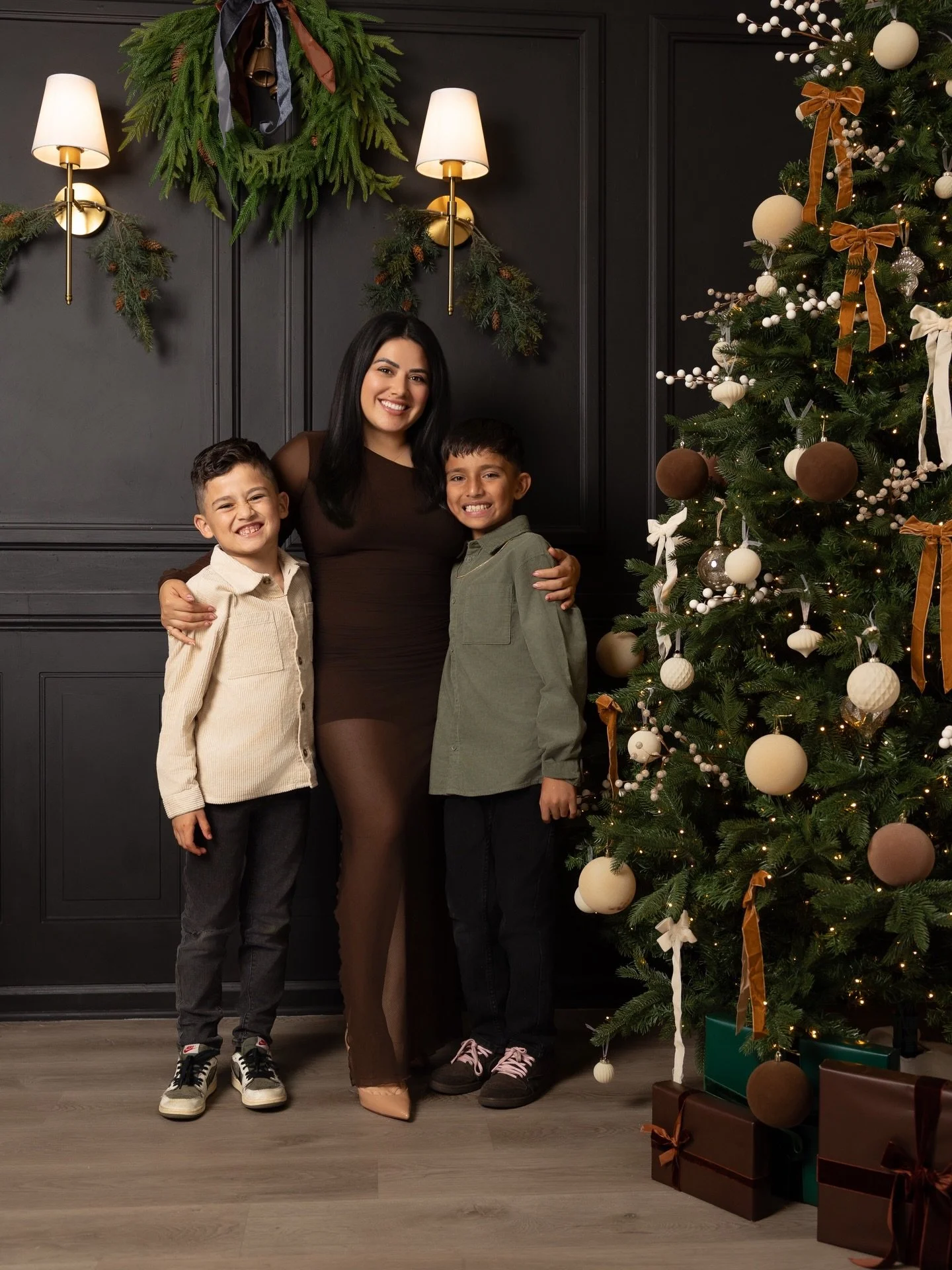 The Hivin CEO&rsquo;s wish y&rsquo;all Happy Holidays ✨✨

Book this look till the end of the month.