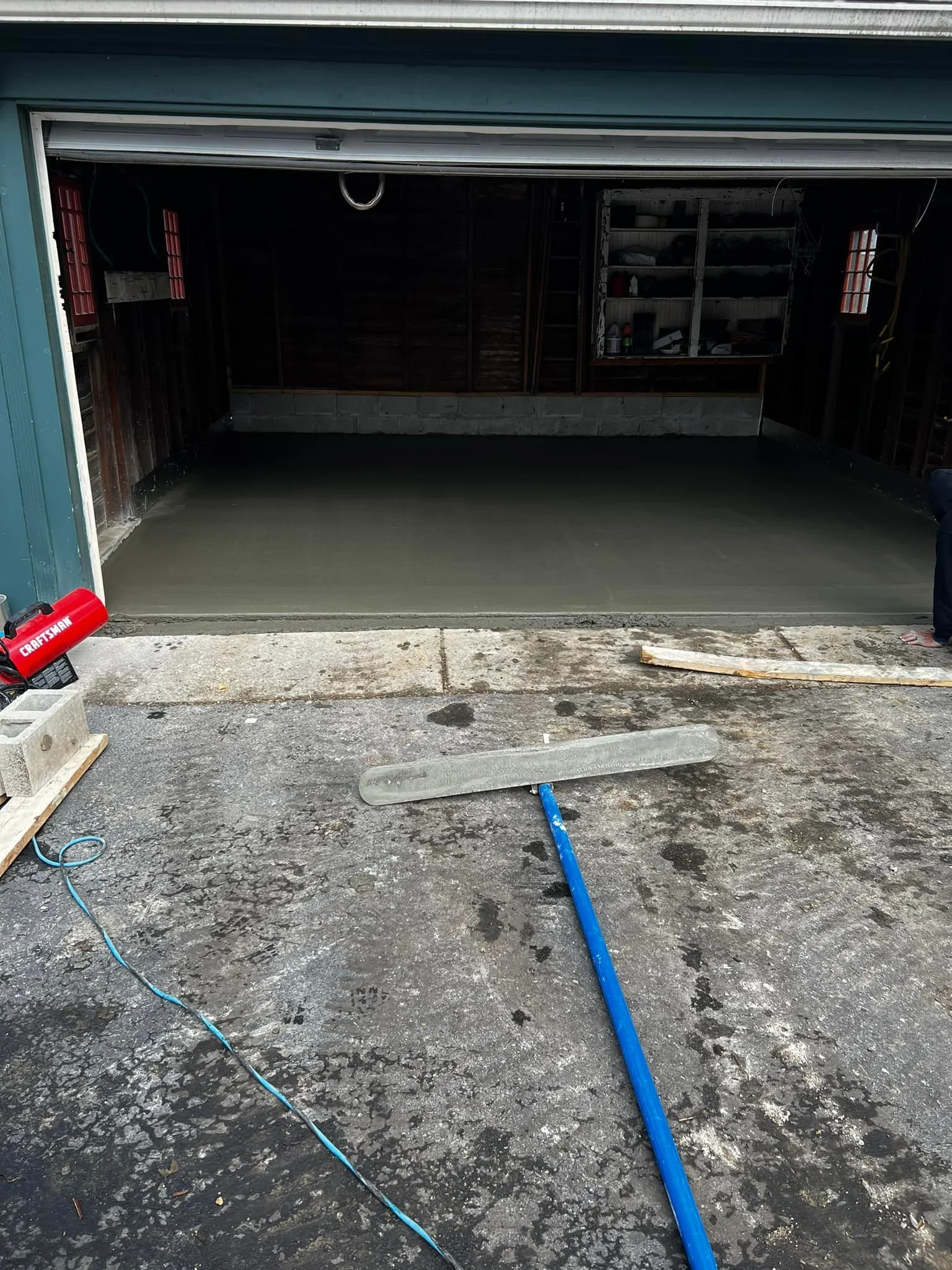 garage floor.jpg