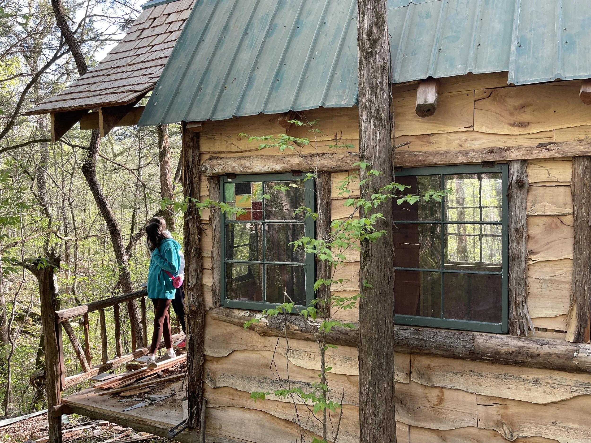 Crowmocker cabin 1.JPG