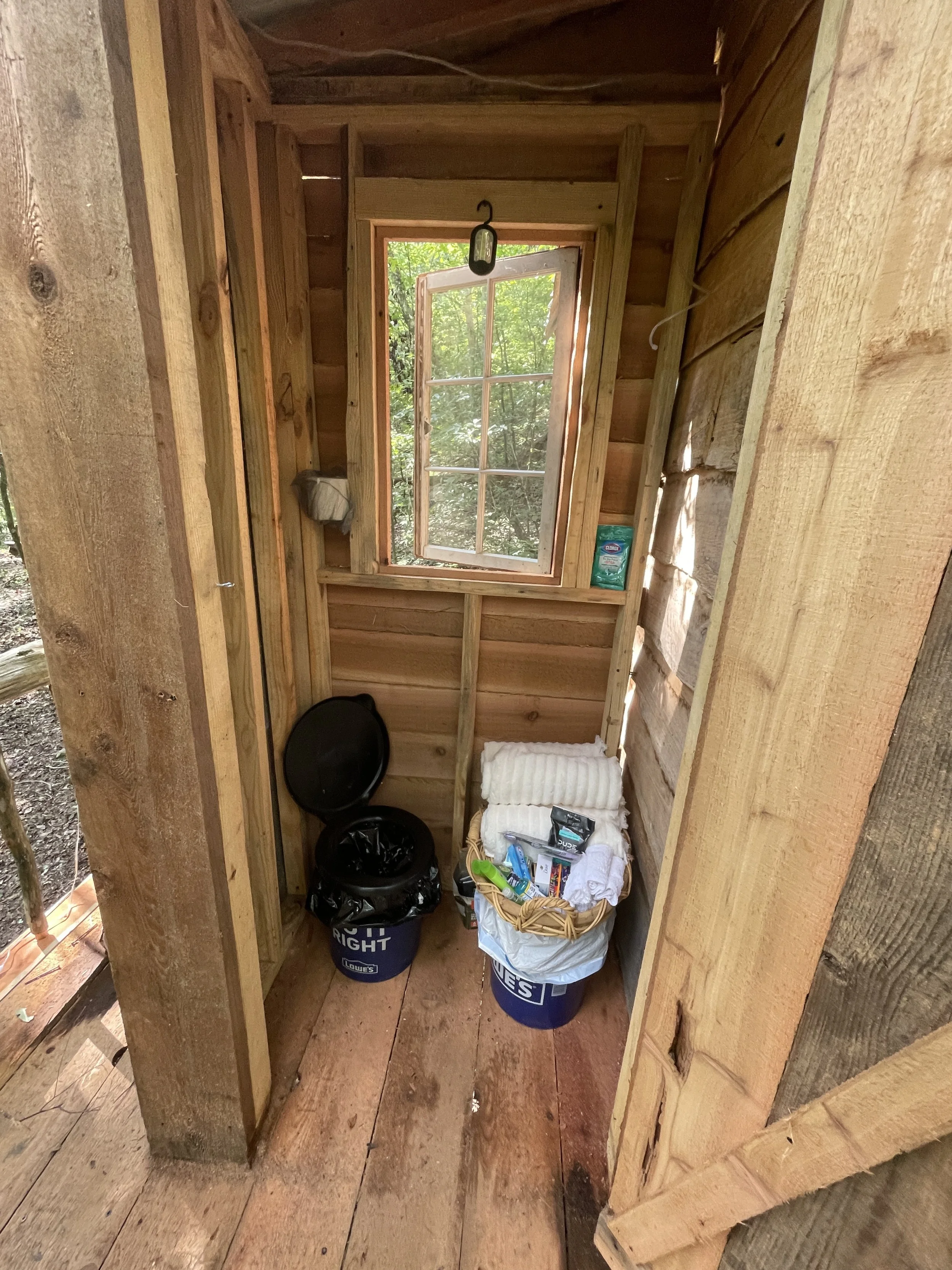 Whispering Falls bathroom.JPG