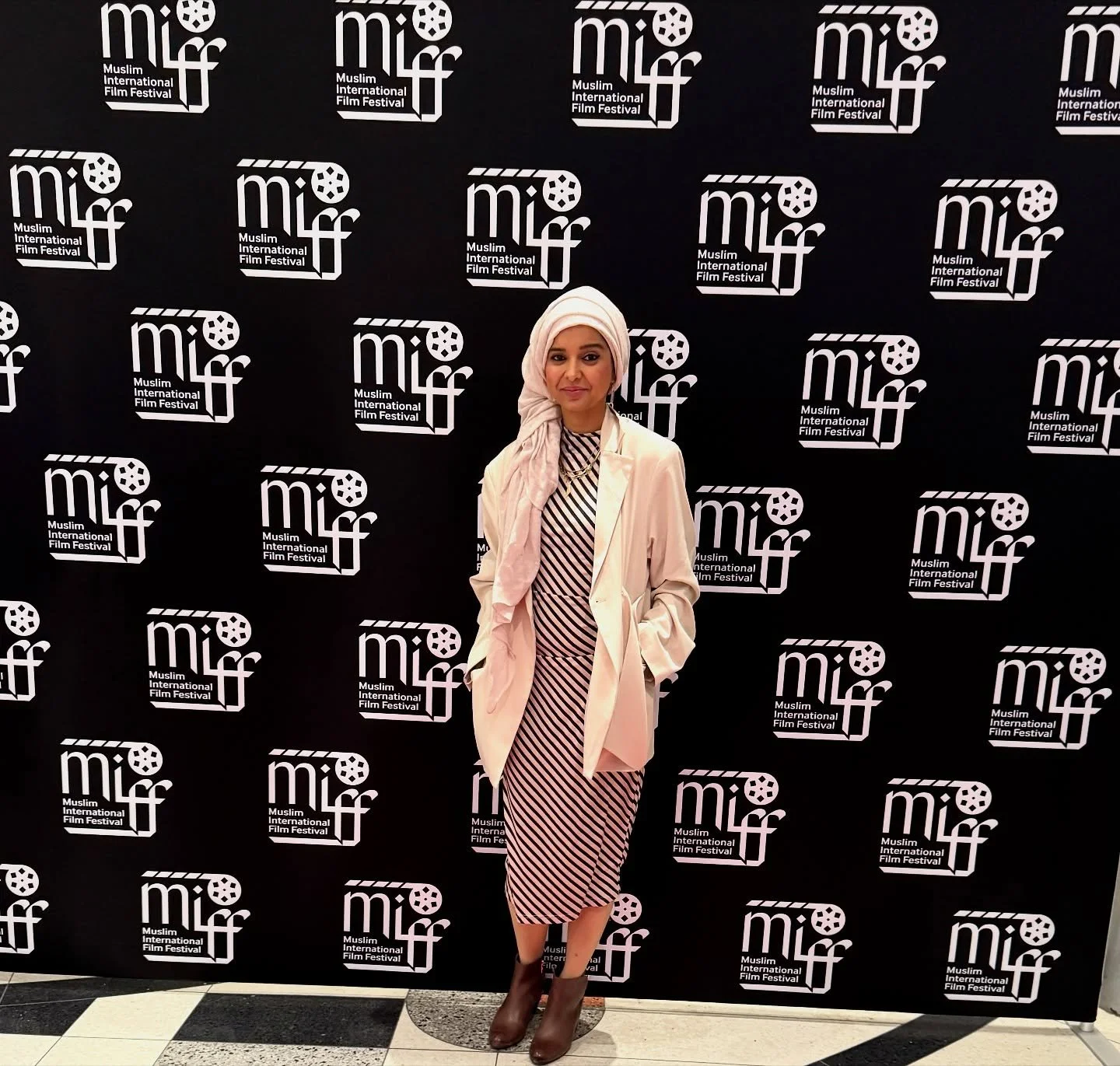 Fade warm. Cool tones. October Vibes🍁

#october #filmmaker #writer #director #stories #newprojects #❤