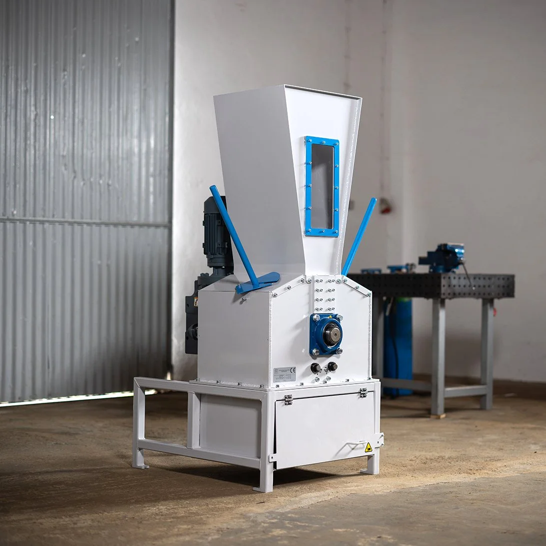 Picture of the Shredder Pro, an industrial scale shredder machine, designed and produced by Mad Plastic.