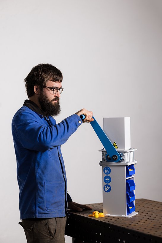 Yann using the manual shredder.
