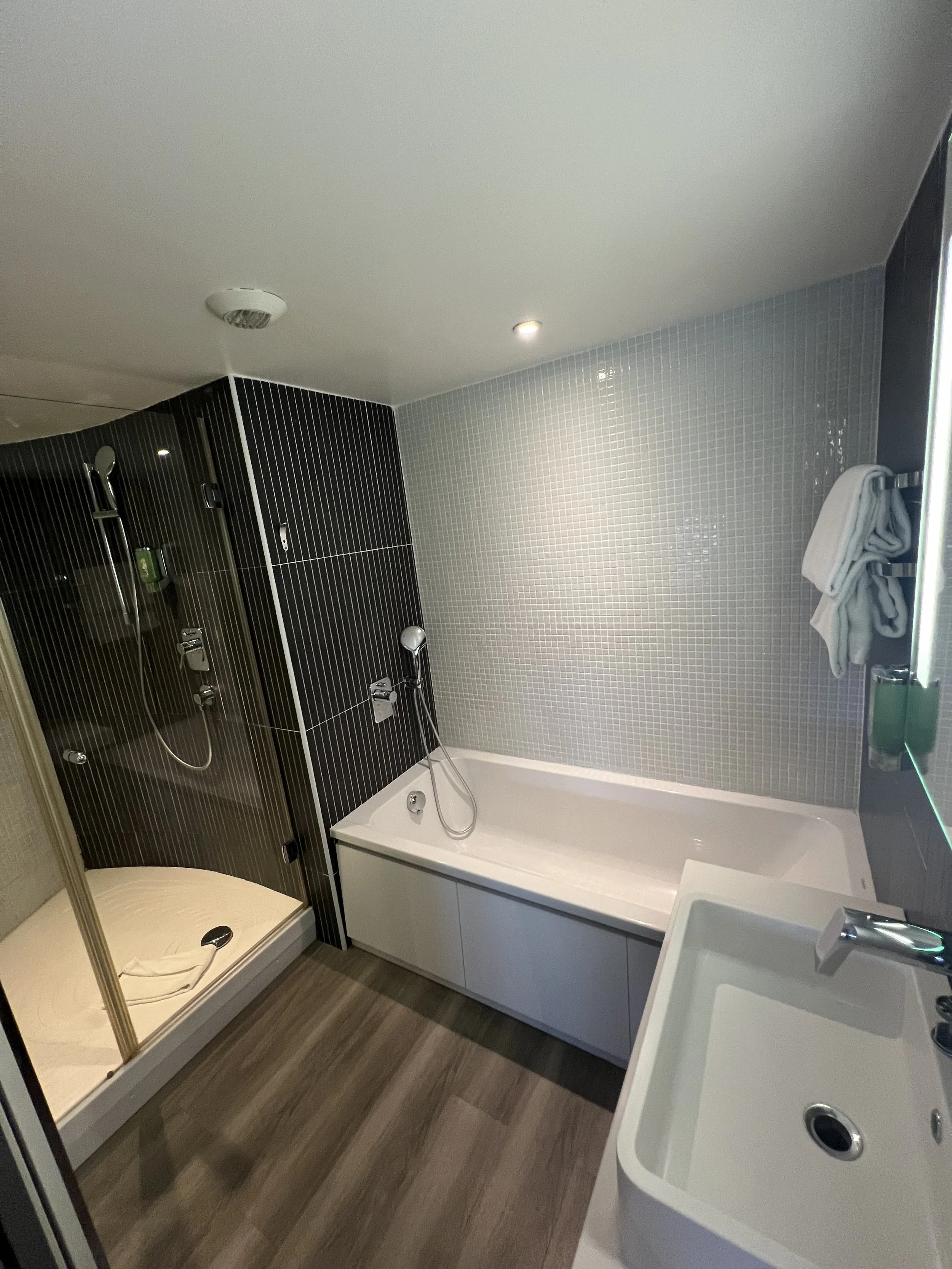 Novotel Suites Perpignan Photos (5).JPG