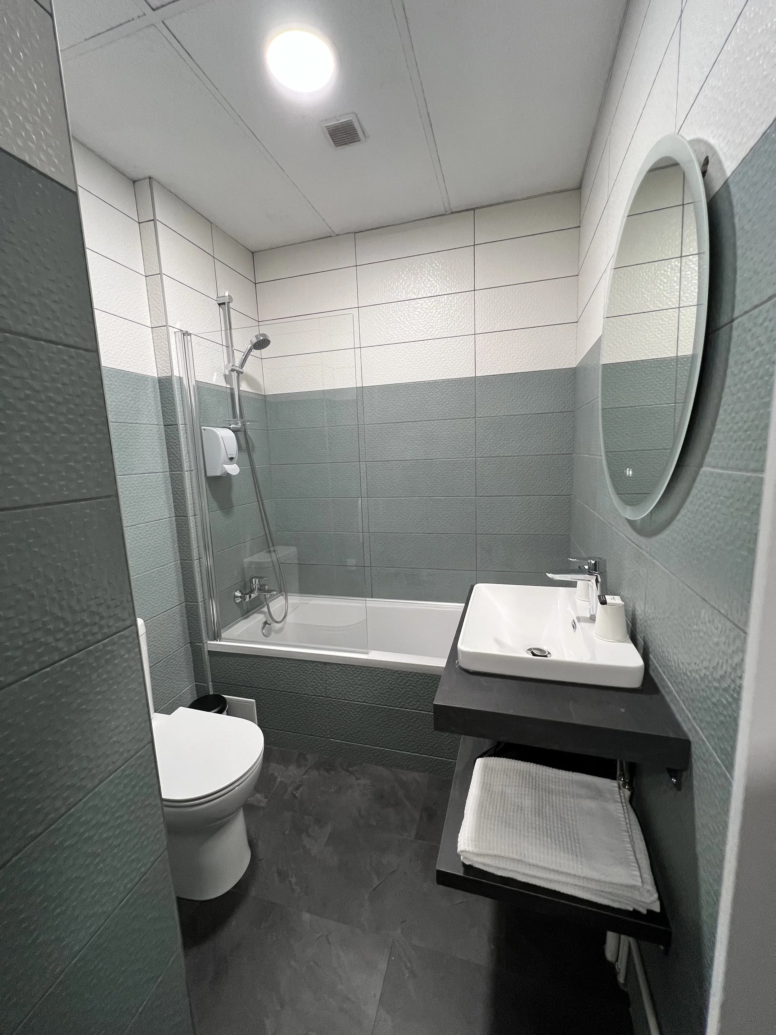 Aragon Hotel Perpignan Photos (2).JPG