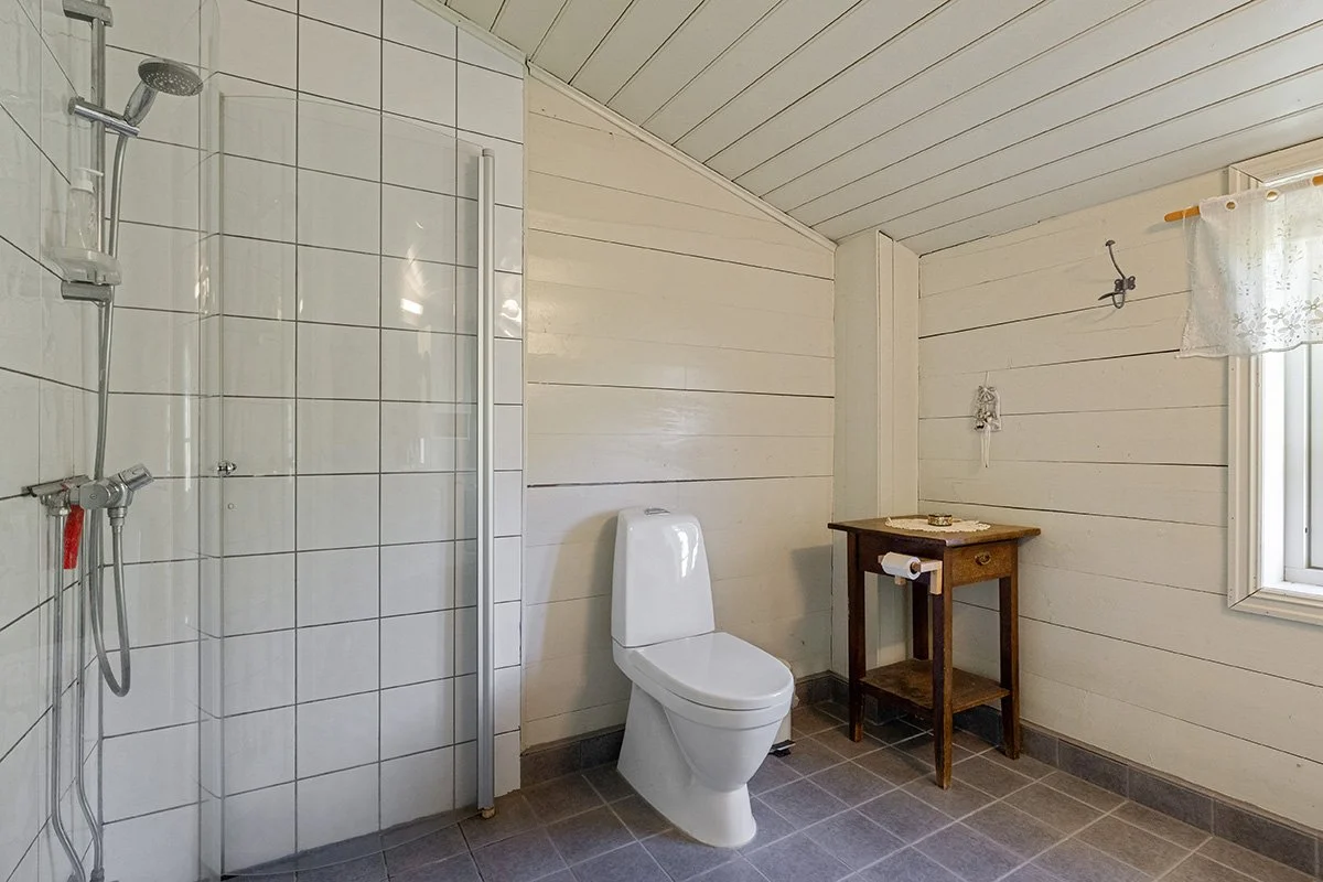 Bathroom, second floor, includes a shower