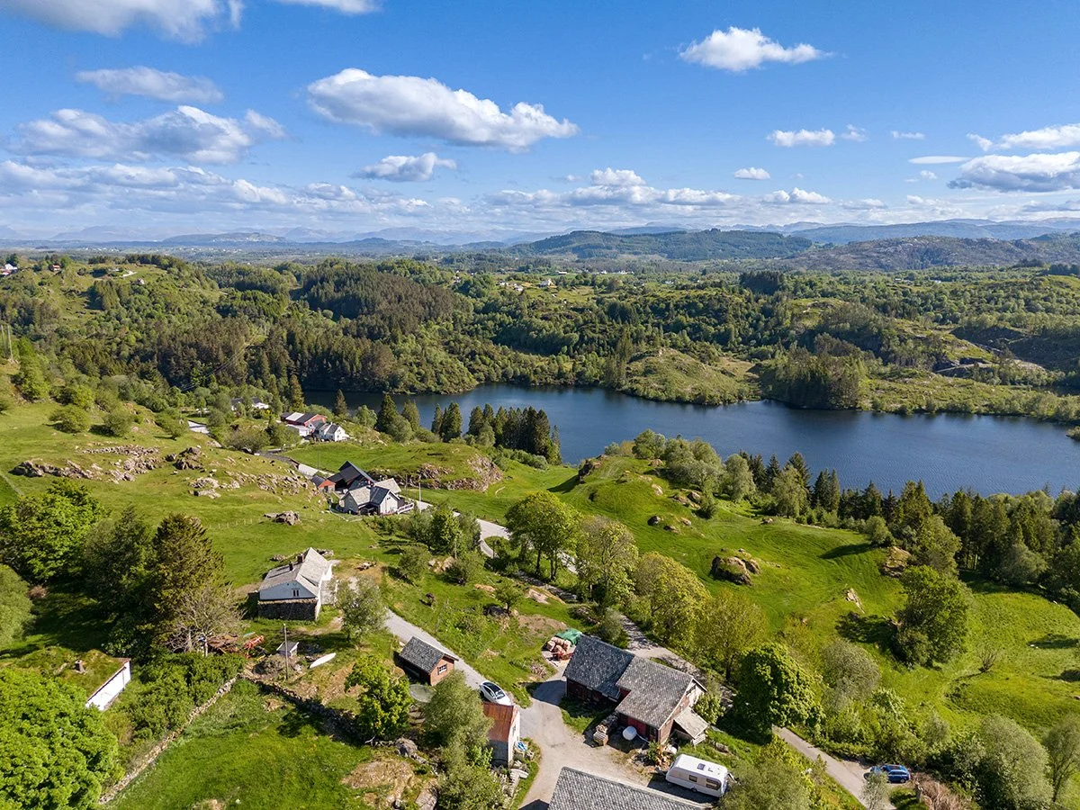 The local lake, Ulvatn, is a ten-minute walk from the guesthouse