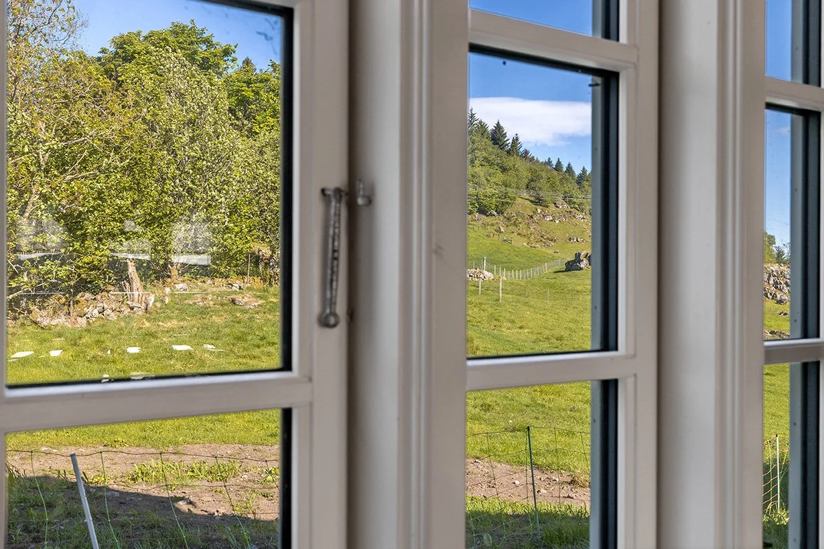 The house has an ideal quiet location