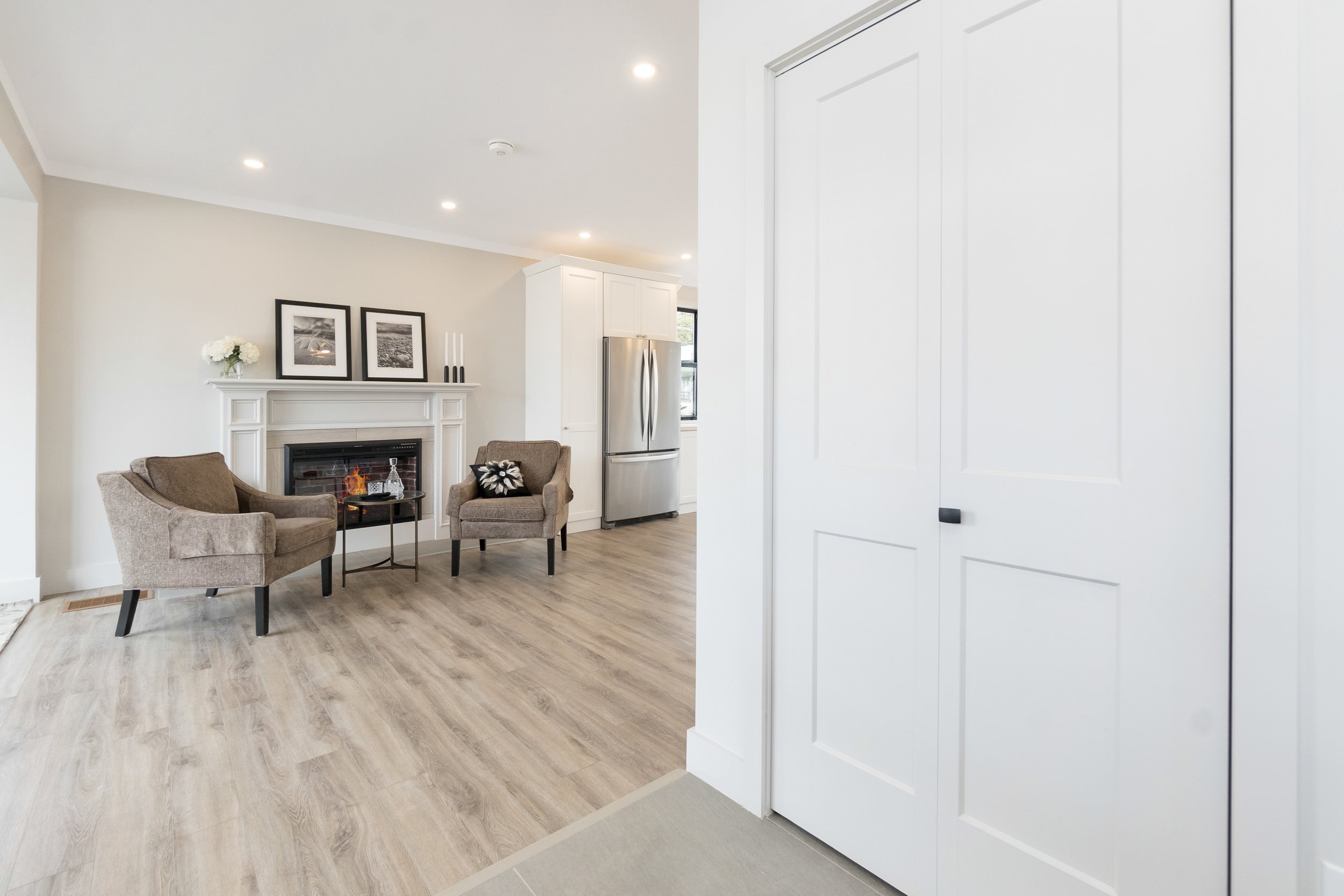 214 Mill Street East Acton ON-print-008-010-Front Entry Detail-3936x2624-300dpi.jpg