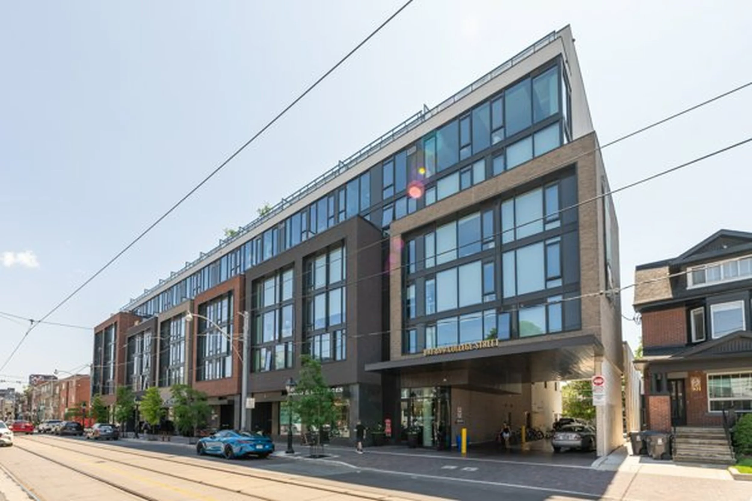 The Carvalo-899 College St